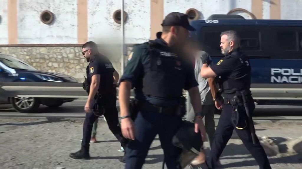 Bandas organizadas se enfrentan entre sí en la playa del Trampolín de Ceuta: la policía busca a los cabecillas