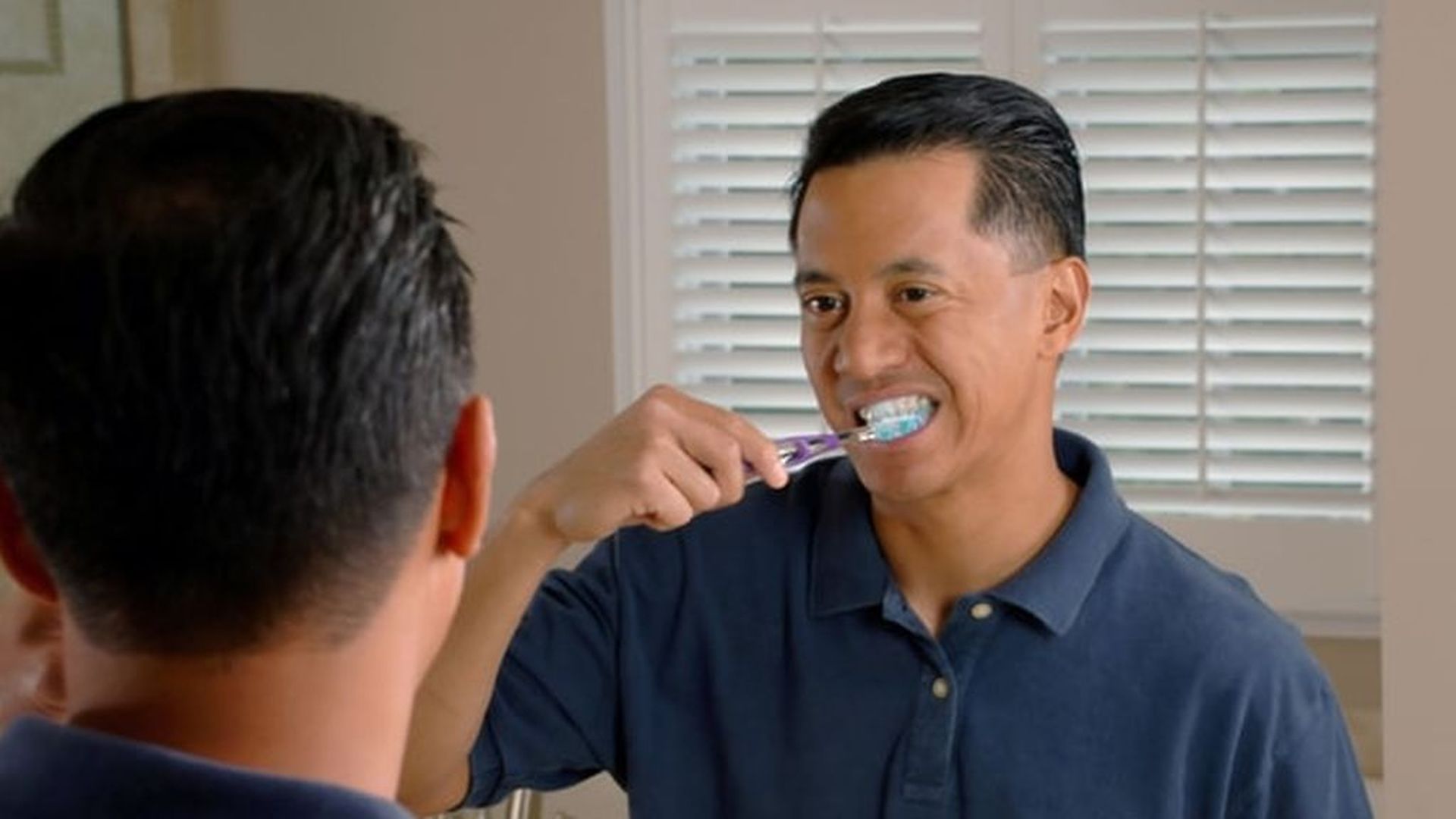 Cepillarse los dientes justo después de comer: con algunos alimentos conviene esperar unos minutos Cepillarse los dientes justo después de comer: con algunos alimentos conviene esperar unos minutos