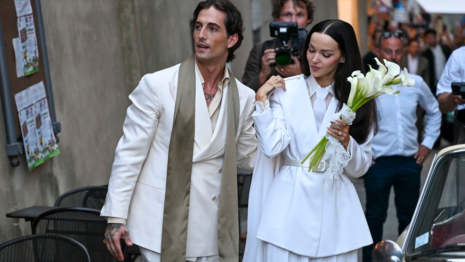 Damiano David y Dove Cameron han optado por looks combinados en su boda en Italia