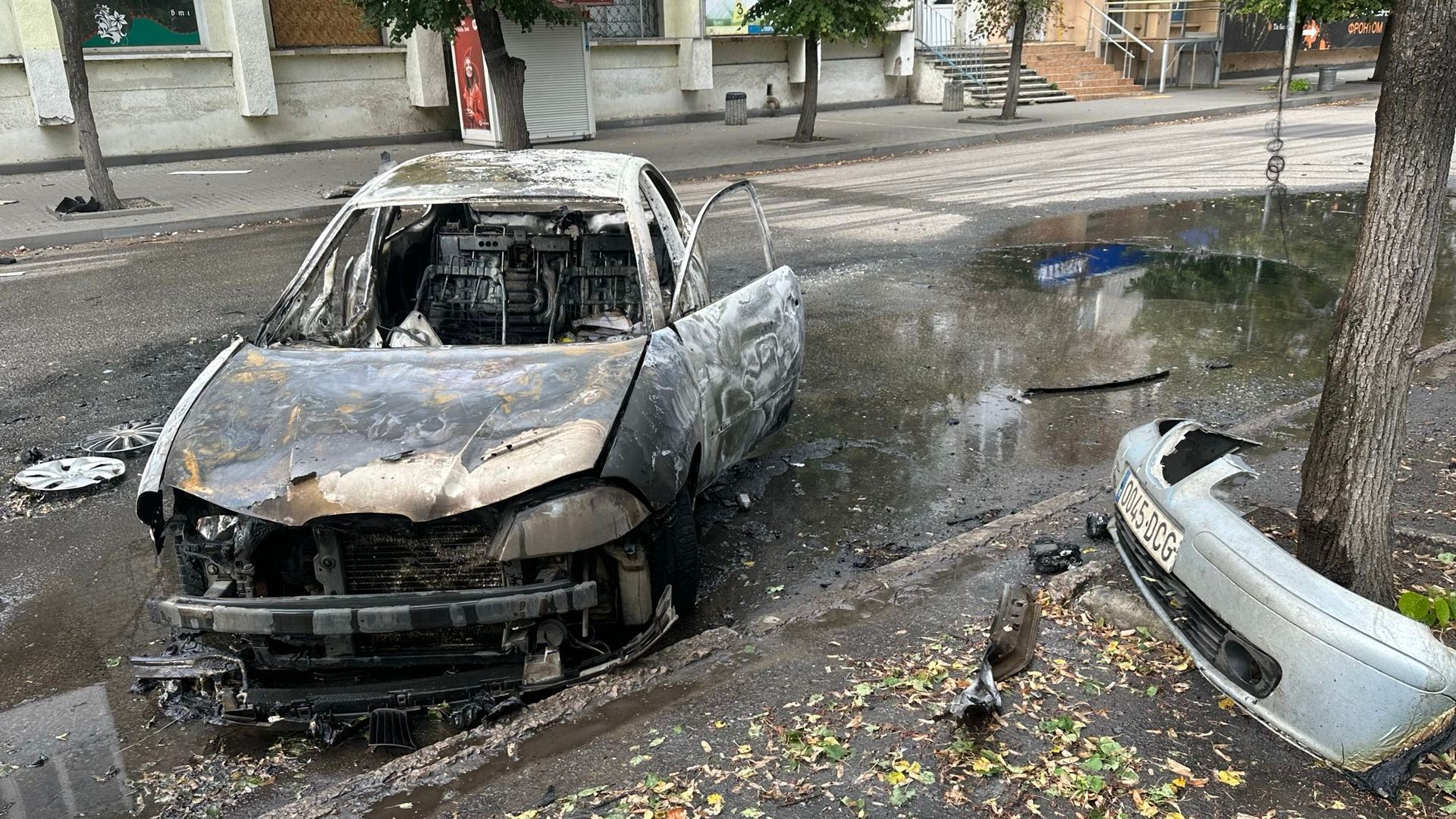 El coche quemado de Diego Herrera en Ucrania El coche quemado de Diego Herrera en Ucrania