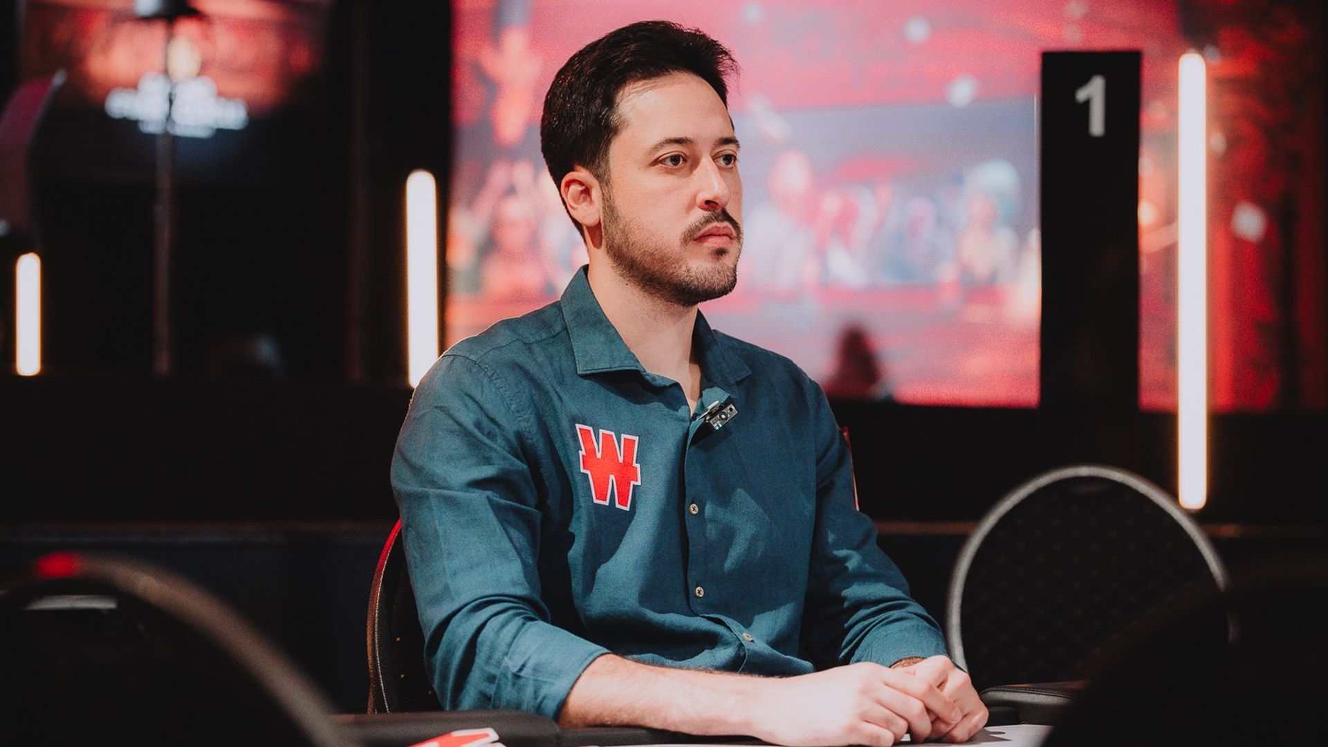 Entrevista con Adrián Mateos