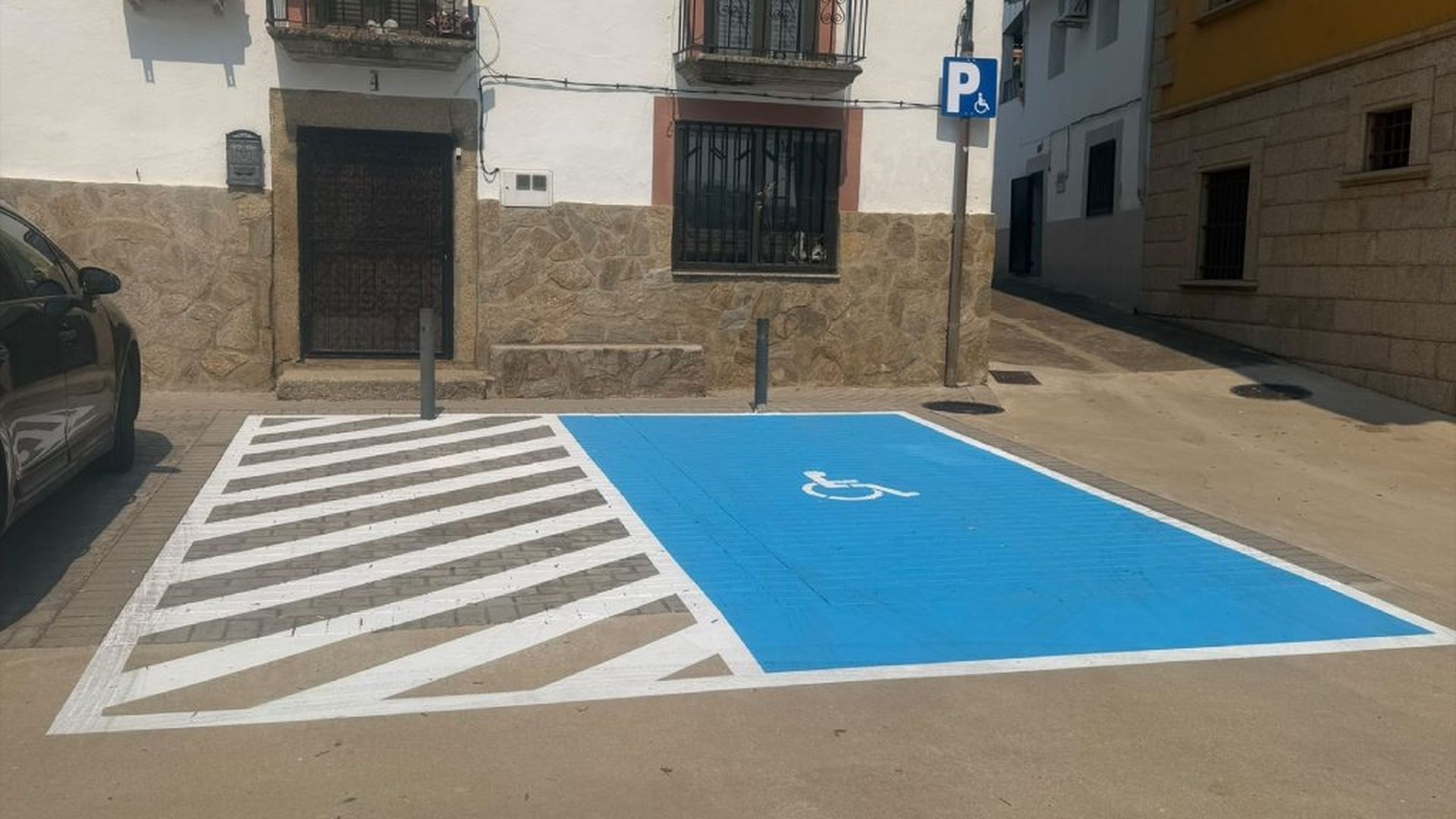 Estacionamiento reservado a personas con movilidad reducida Estacionamiento reservado a personas con movilidad reducida