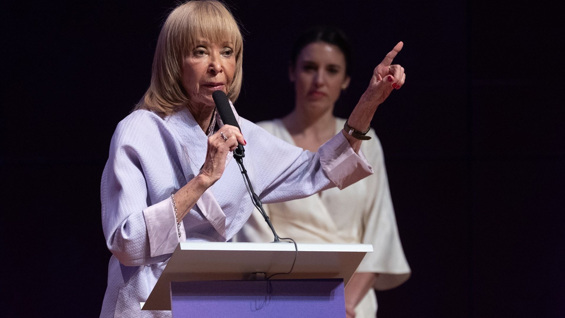 La situación actual de María Teresa Fernández de la Vega: atendida por su hermano tras un año de baja médica