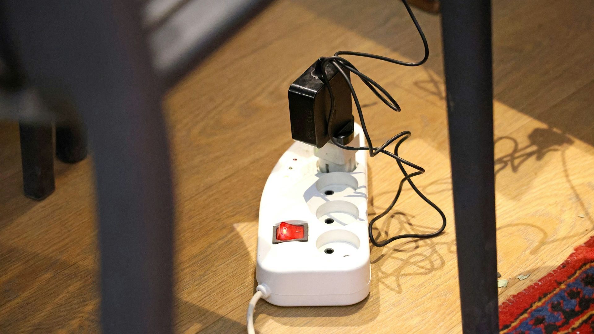 Regleta con botón de apagado y encendido Regleta con botón de apagado y encendido