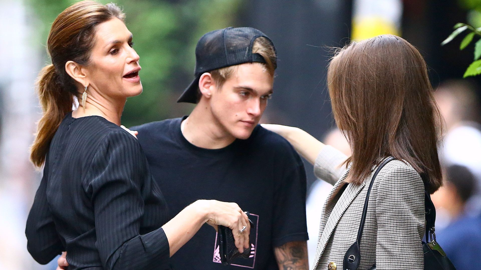 Sale a la luz el cariñoso gesto de Cindy Crawford con su hijo, Presley Gerber, tras su muerte