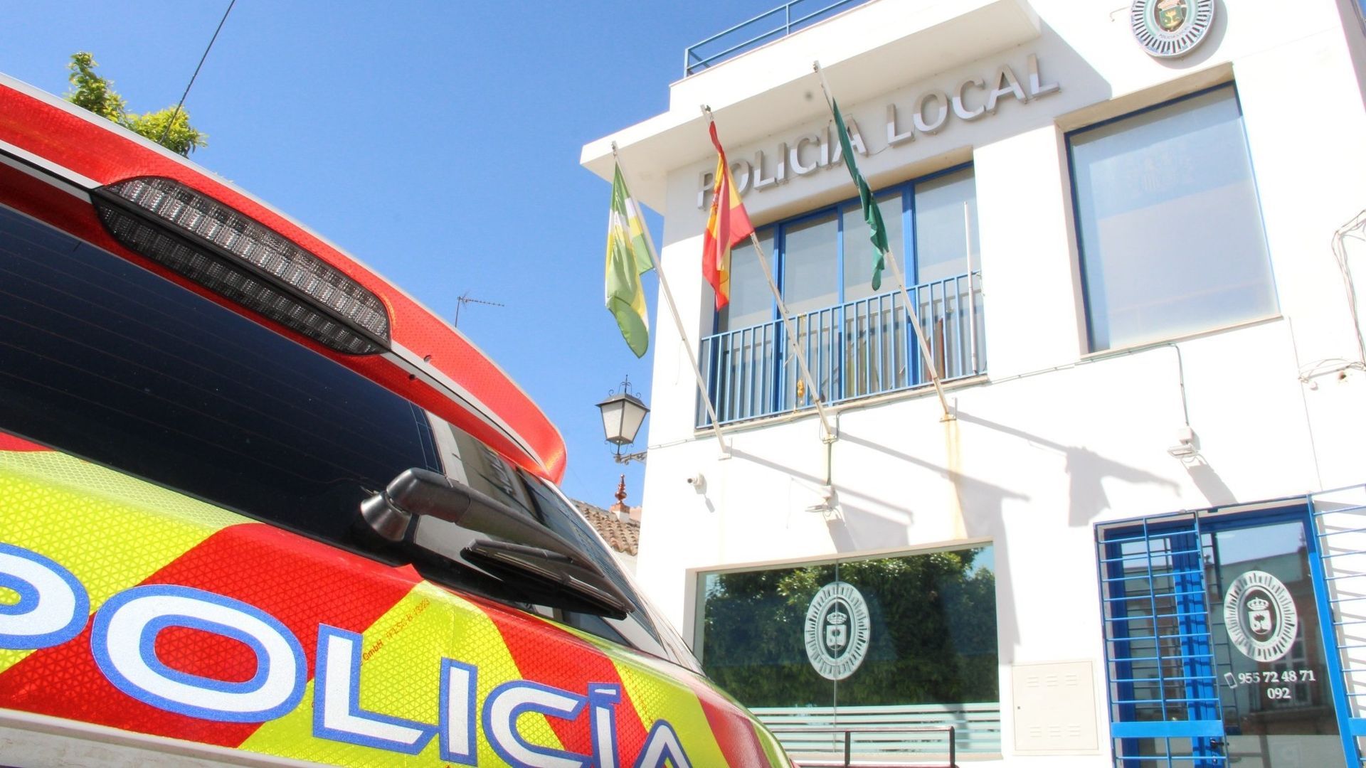 Un hombre mata a una mujer a puñaladas en un hotel de Bormujos, Sevilla, y es detenido por la Policía Local Un hombre mata a una mujer a puñaladas en un hotel de Bormujos, Sevilla, y es detenido por la Policía Local