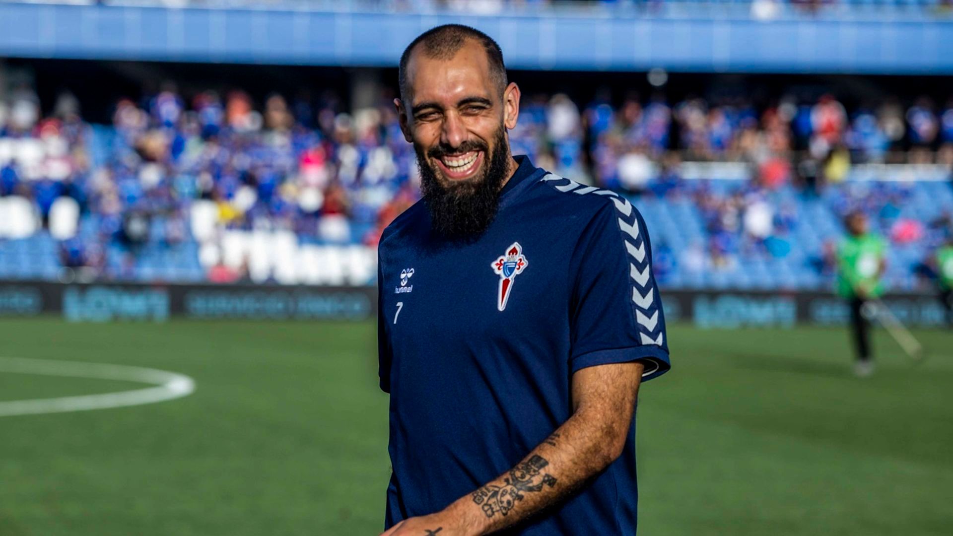 Borja Iglesias en la previa del partido entre el Getafe y el Celta de la 4ª jornada de LALIGA 26/27 Borja Iglesias en la previa del partido entre el Getafe y el Celta de la 4ª jornada de LALIGA 26/27