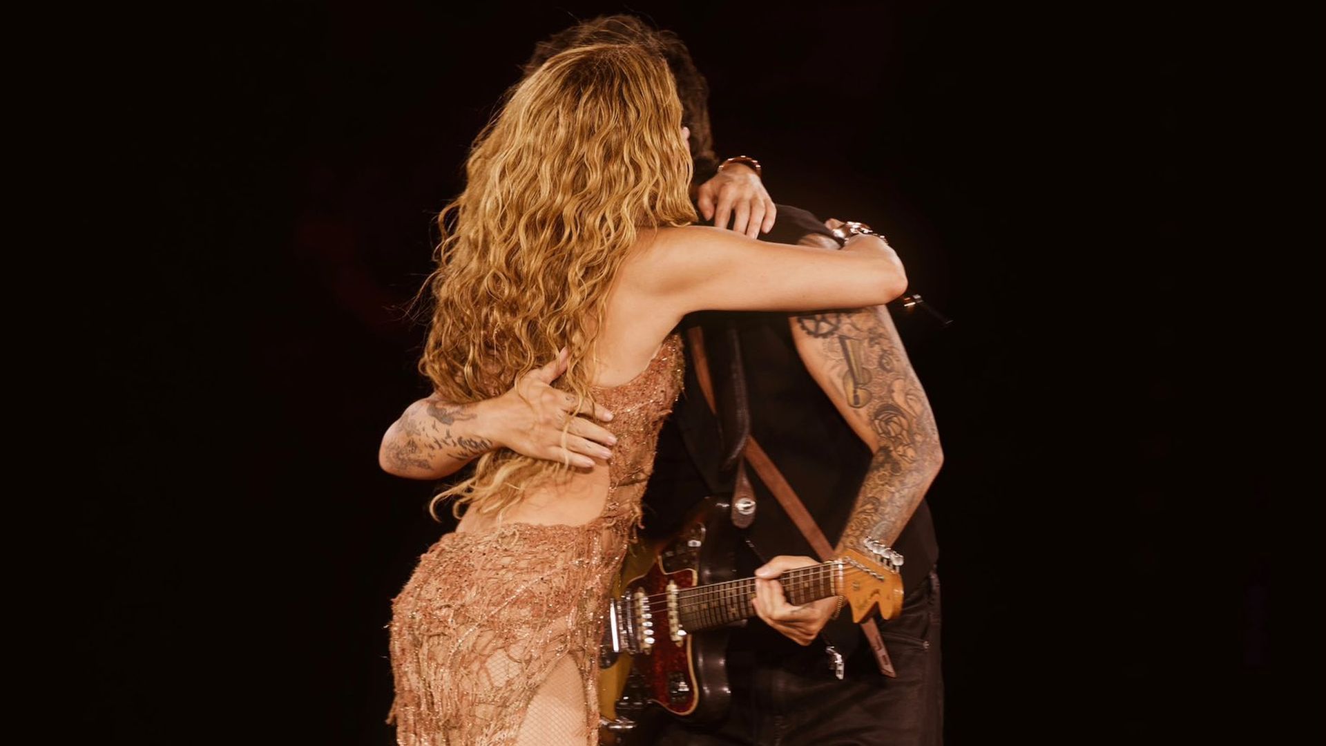 El emotivo mensaje de Alejandro Sanz, celebrando la "magia, música y orgullo latino" de Shakira en Madrid: "Te quiero"