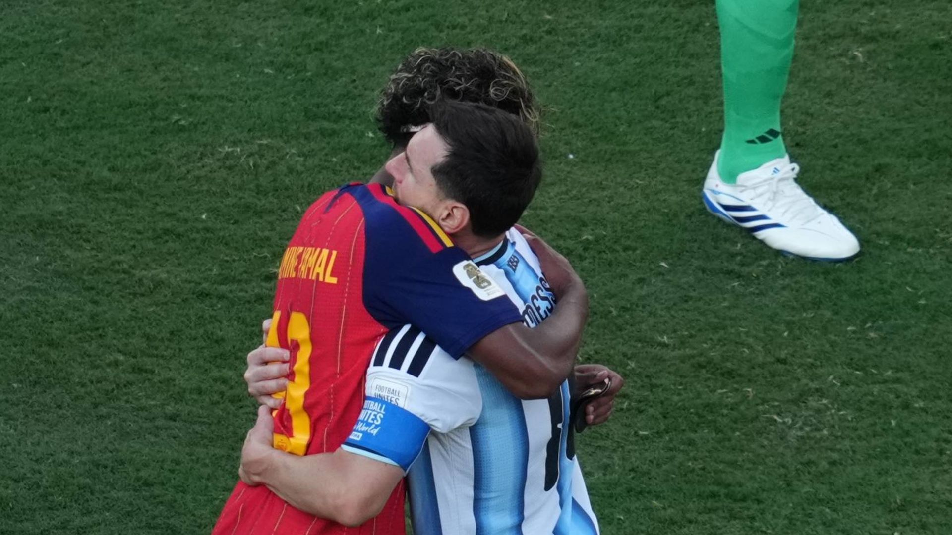 La conversación entre Leo Messi y Lamine Yamal tras ganar el Mundial La conversación entre Leo Messi y Lamine Yamal tras ganar el Mundial