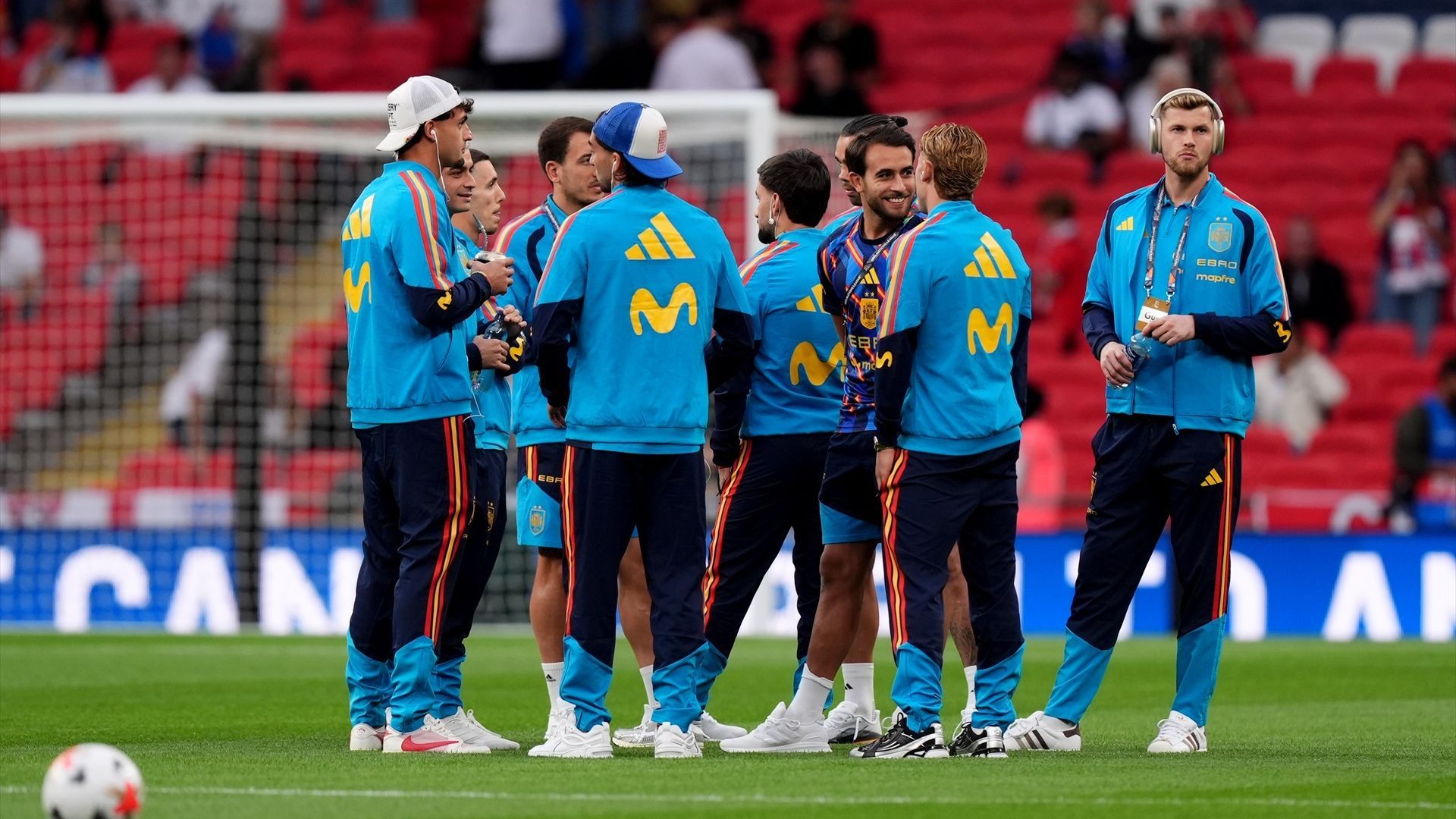 Los jugadores de España antes de enfrentarse a Inglaterra Los jugadores de España antes de enfrentarse a Inglaterra