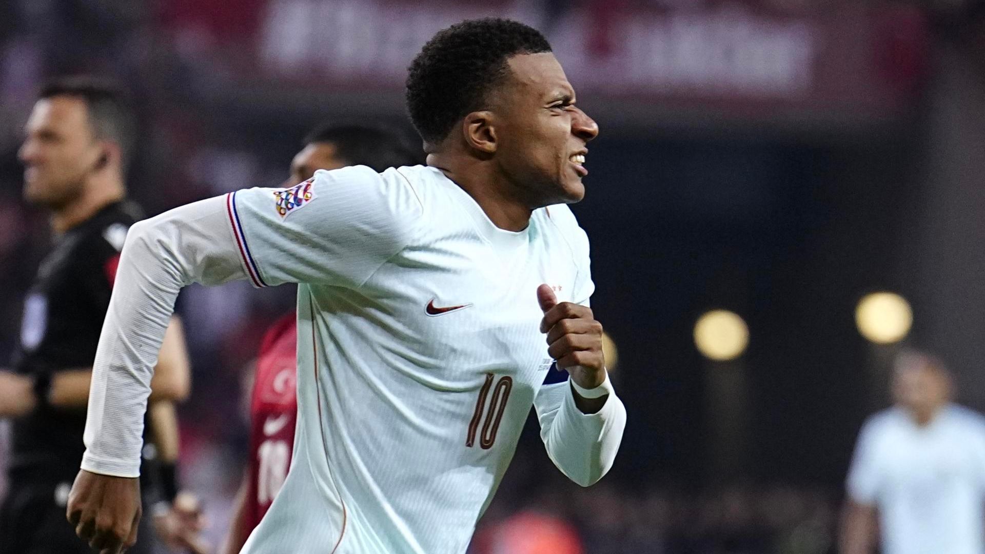 Mbappé, lesionado con Francia Mbappé, lesionado con Francia