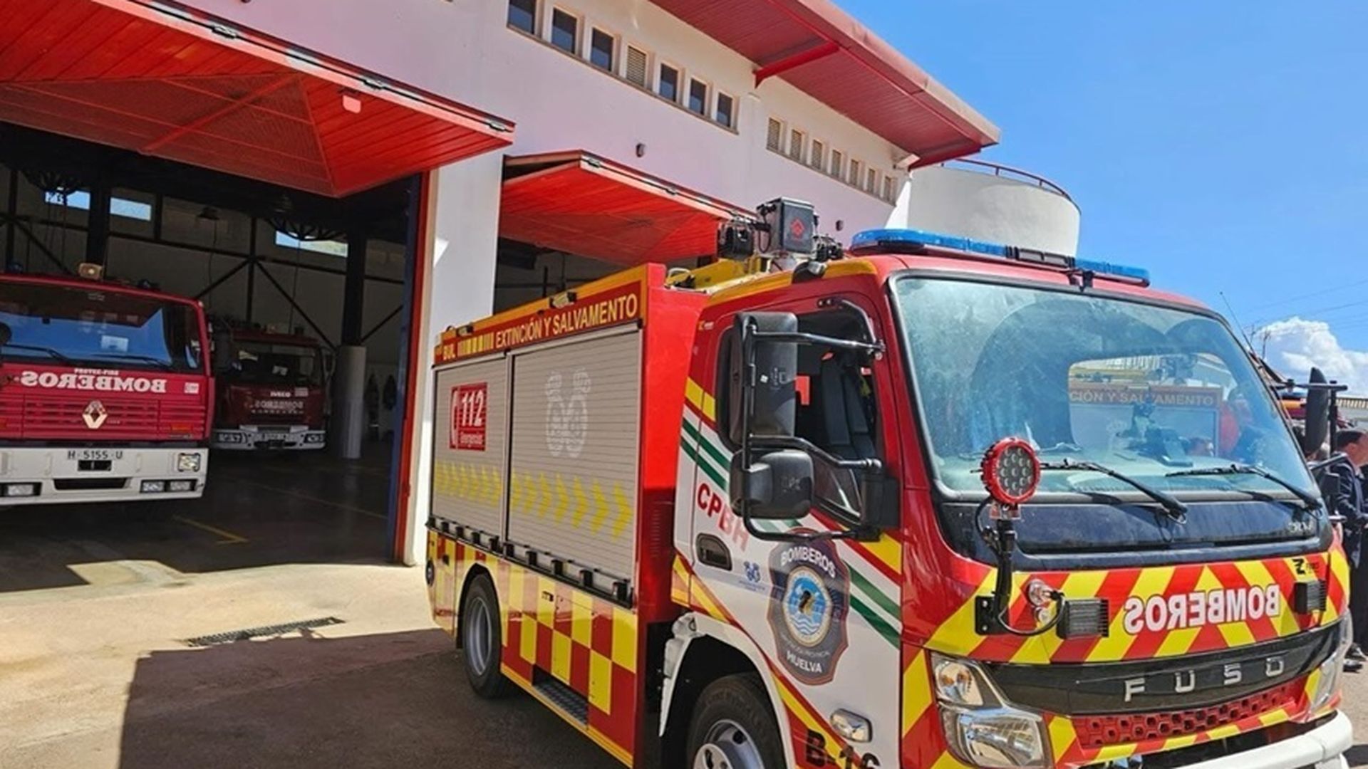 Muere un inmigrante en el incendio de un asentamiento chabolista en Palos, Huelva Muere un inmigrante en el incendio de un asentamiento chabolista en Palos, Huelva