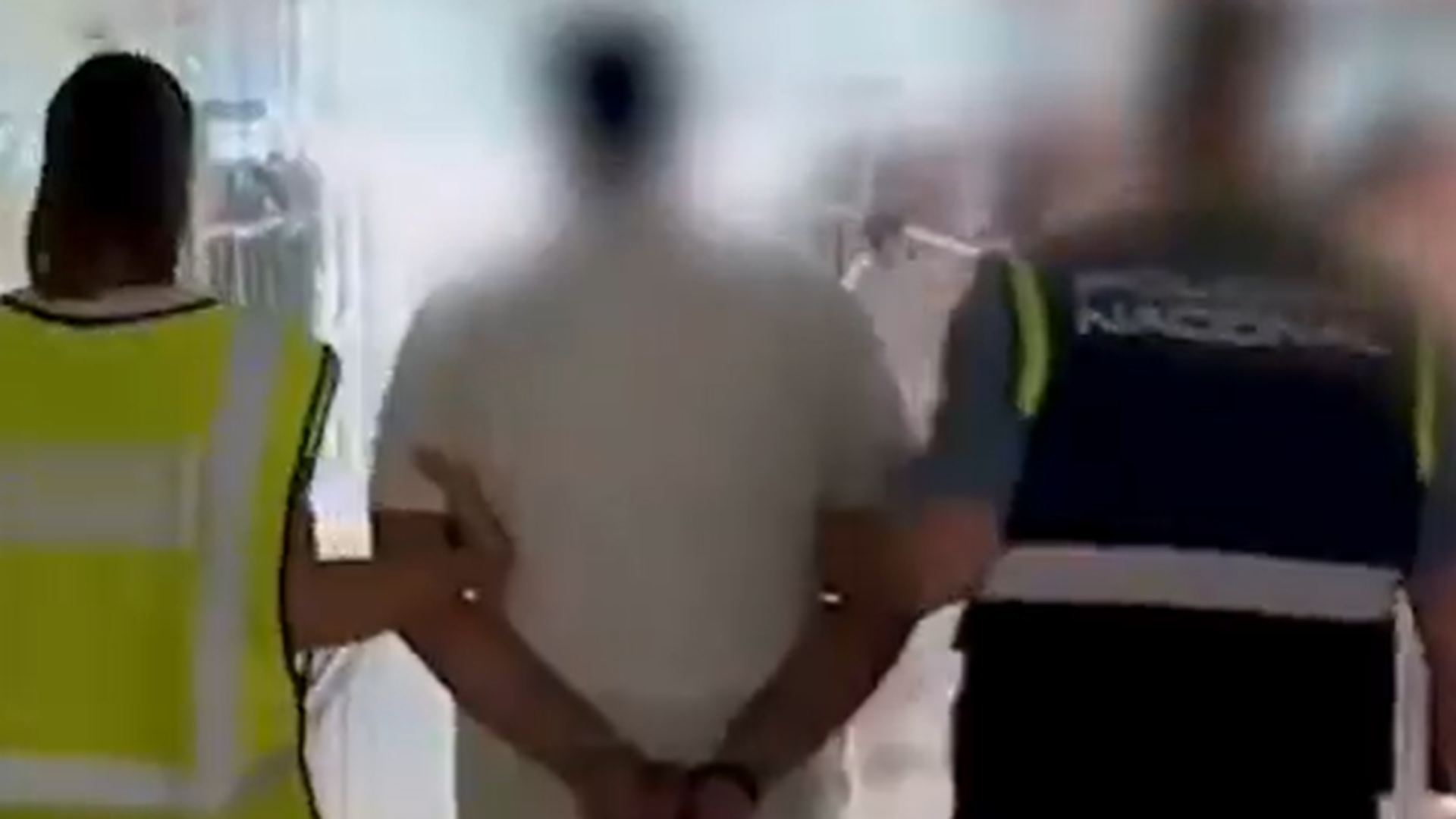 Uno de los hombres detenidos por presunto tráfico de seres humanos para matrimonio forzado Uno de los hombres detenidos por presunto tráfico de seres humanos para matrimonio forzado