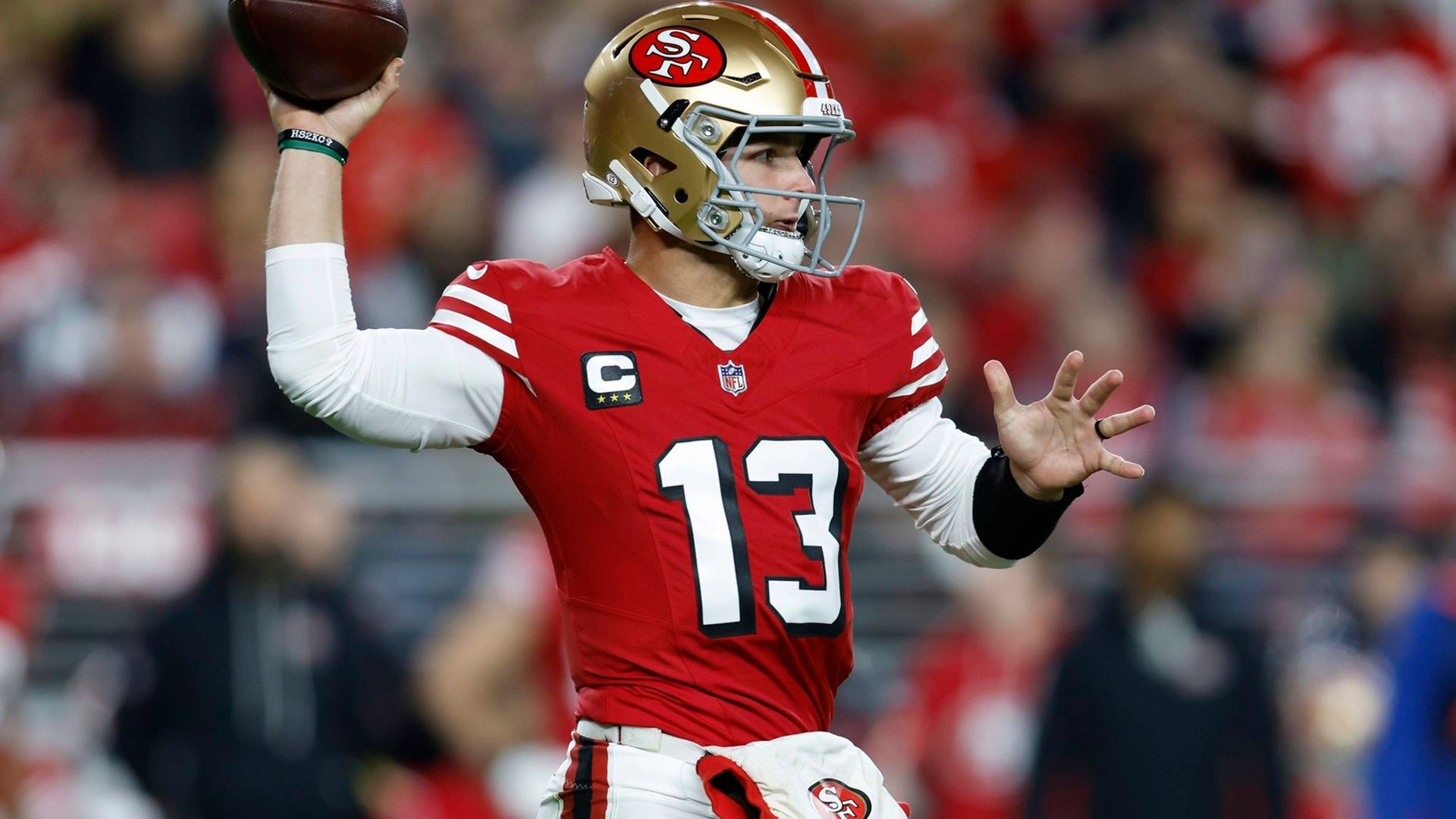 Brock Purdy durante un lanzamiento en la NFL Brock Purdy durante un lanzamiento en la NFL