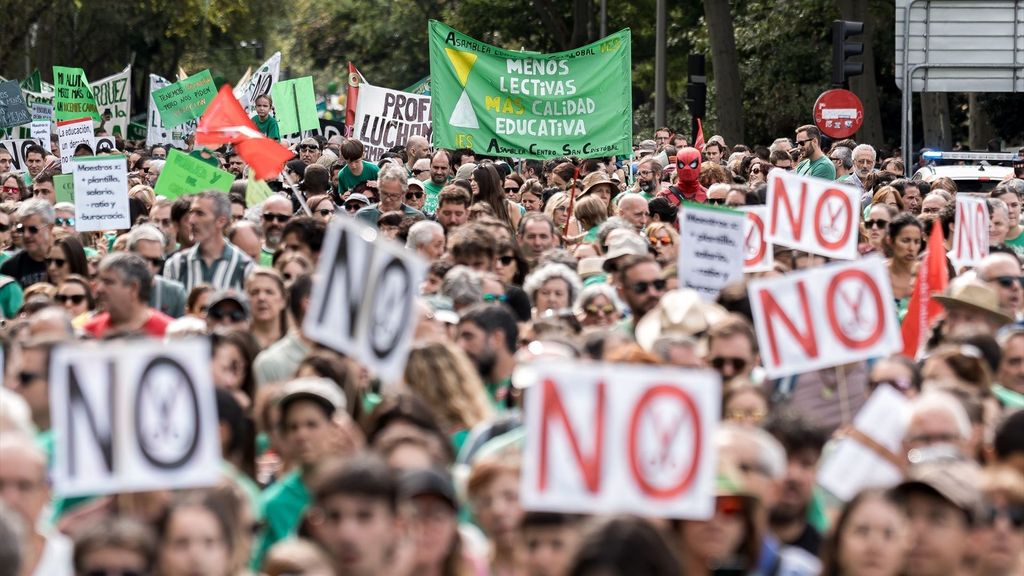 Cerca de 10.000 personas toman las calles de Madrid en defensa de la educación pública antes de la huelga indefinida