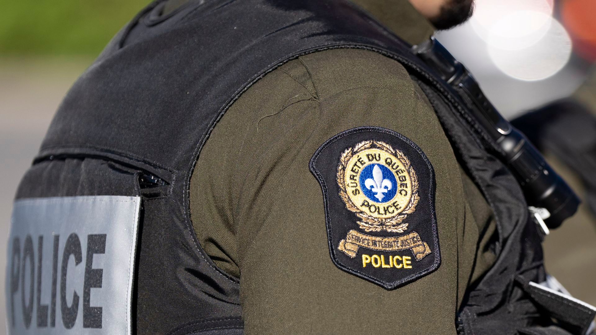 Cuatro muertos al estrellarse e incendiarse un helicóptero en el sur de Montreal, Canadá Cuatro muertos al estrellarse e incendiarse un helicóptero en el sur de Montreal, Canadá
