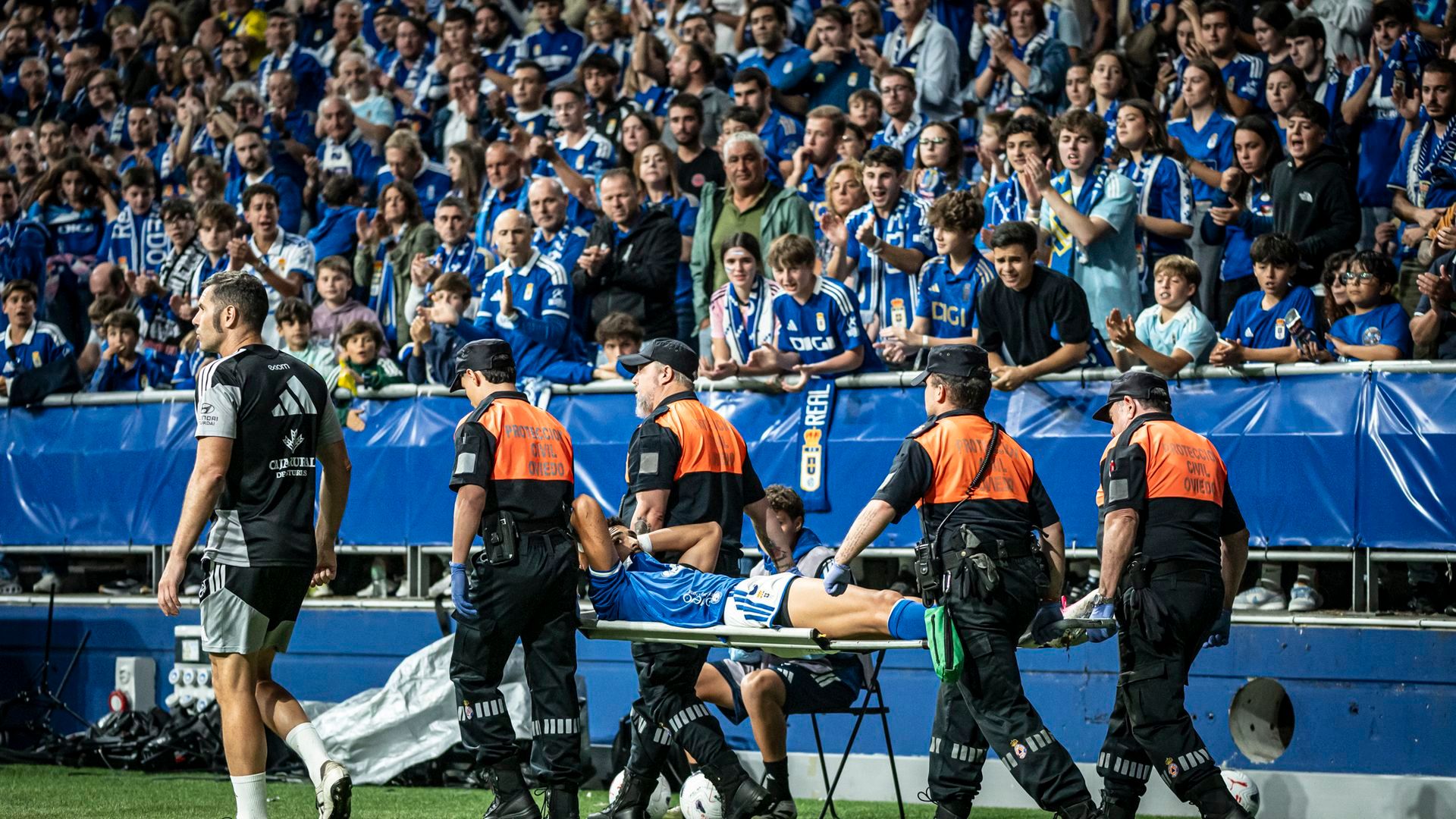 Chris Ramos, tras su lesión en el derbi asturiano. Chris Ramos, tras su lesión en el derbi asturiano.