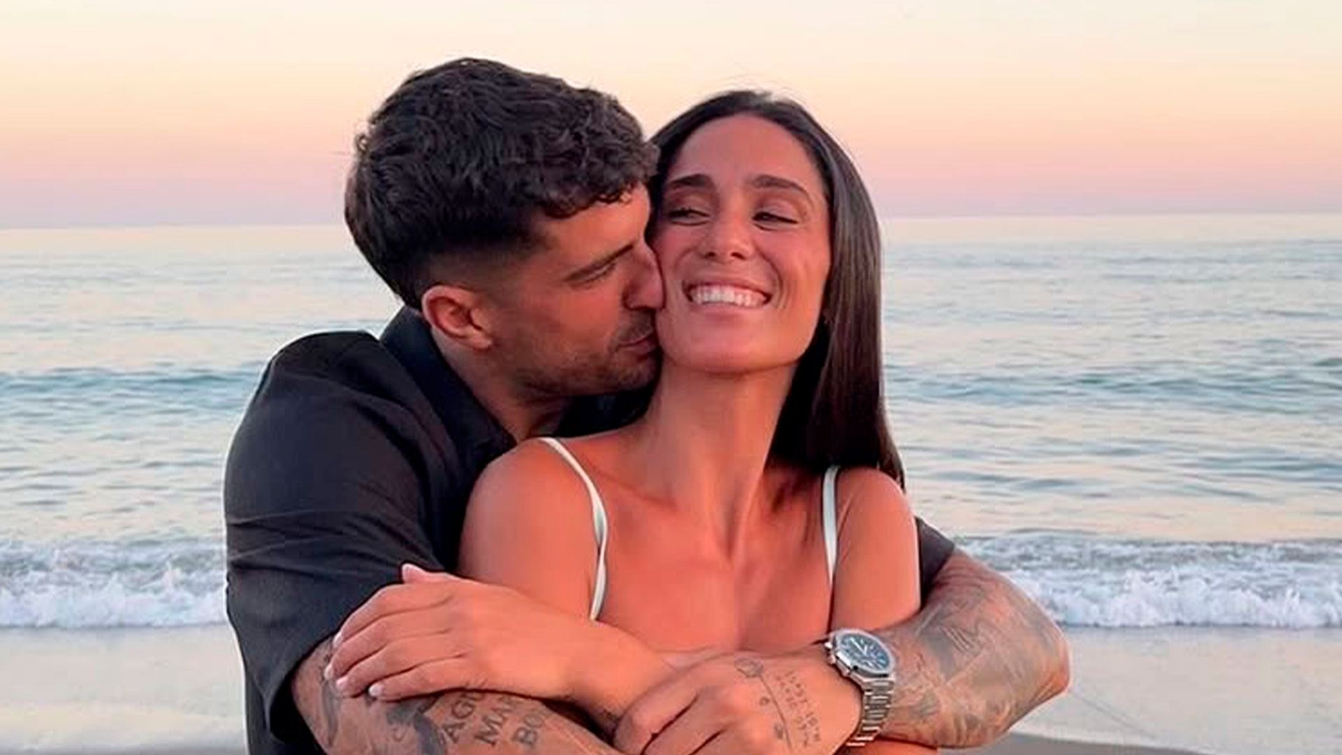 Claudia Martínez y Mario González tienen su primera cita tras el nacimiento de su hija Claudia Martínez y Mario González tienen su primera cita tras el nacimiento de su hija