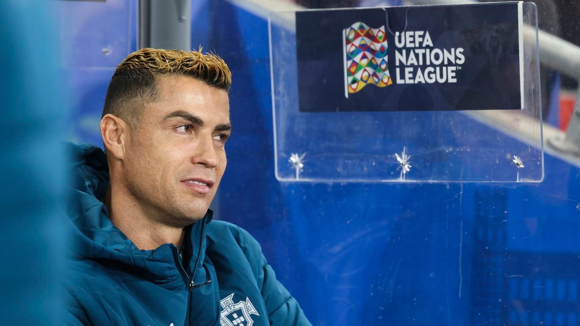 Cristiano Ronaldo, en el banquillo durante el Noruega-Portugal Cristiano Ronaldo, en el banquillo durante el Noruega-Portugal