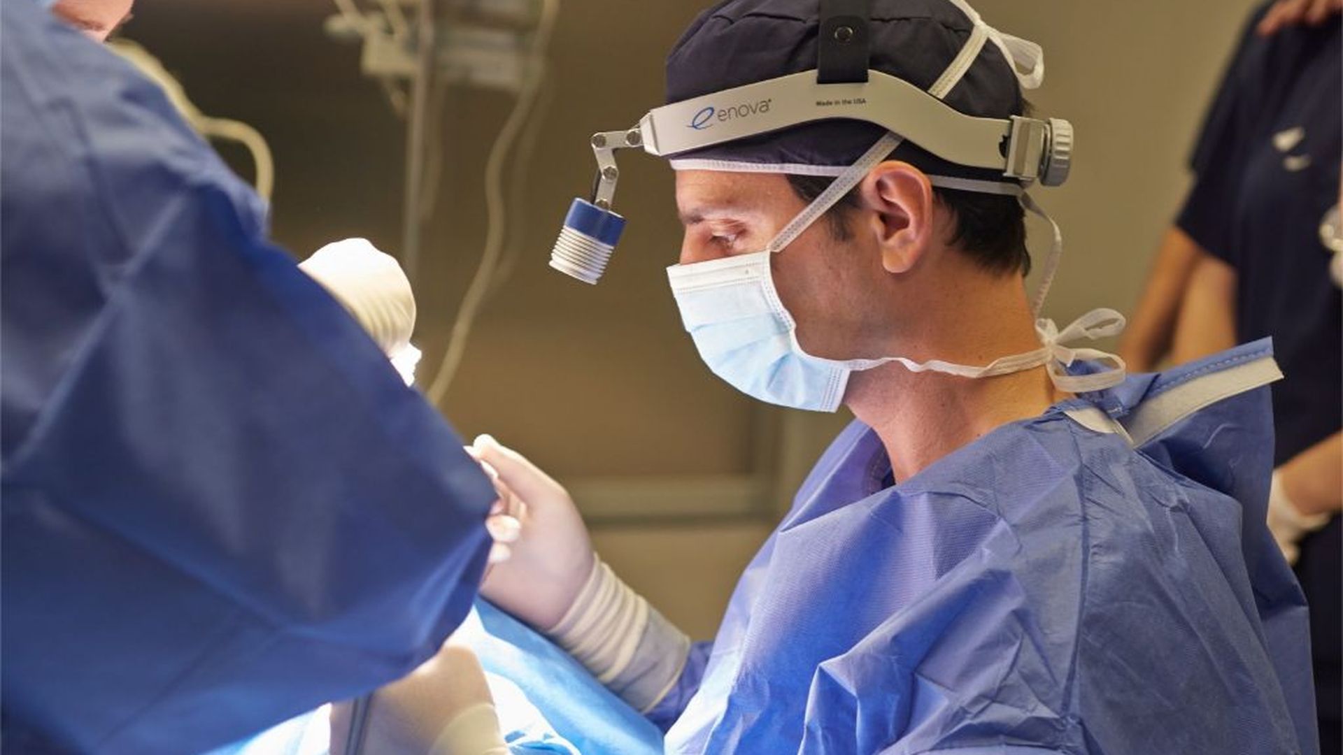 El doctor Gustavo Sordo, en una operación El doctor Gustavo Sordo, en una operación