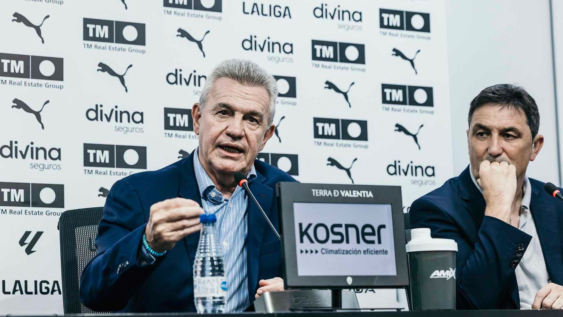 Javier Aguirre en su presentación con el Valencia CF