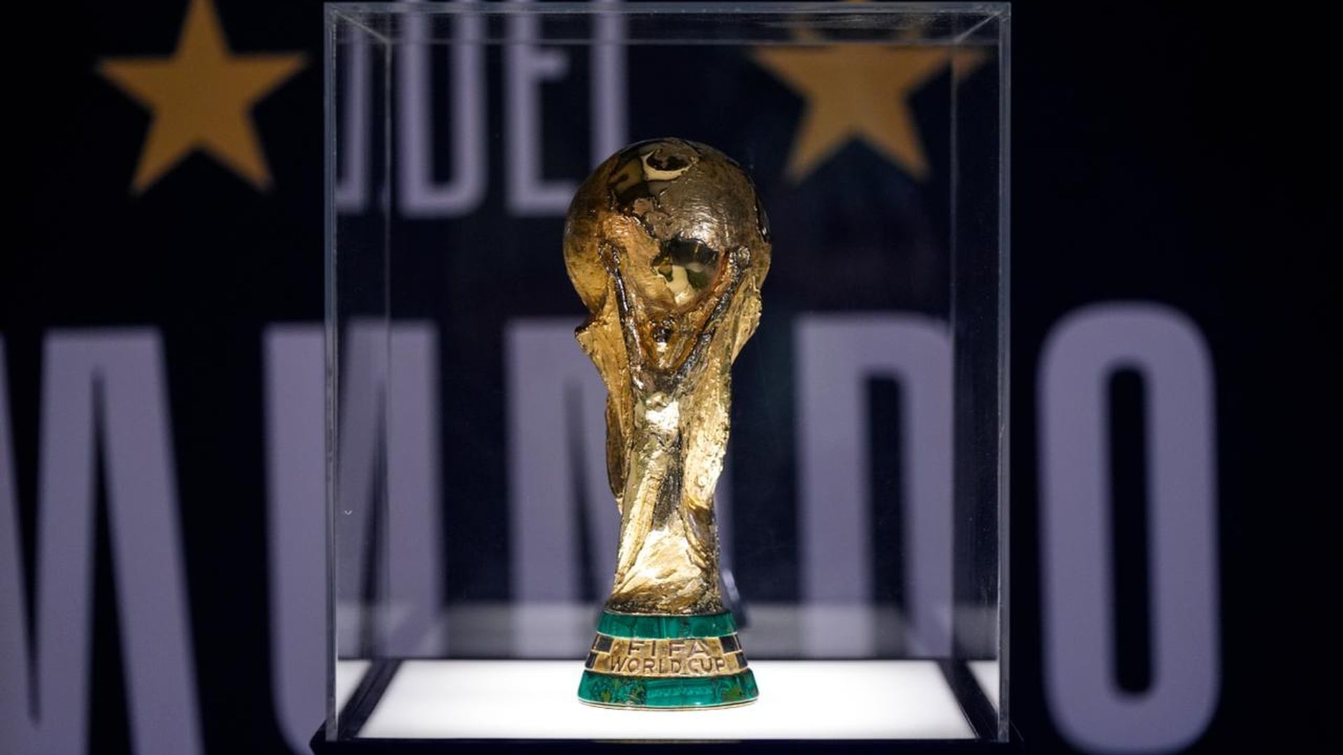 La copa del Mundial, en el Parlamento de Andalucía La copa del Mundial, en el Parlamento de Andalucía