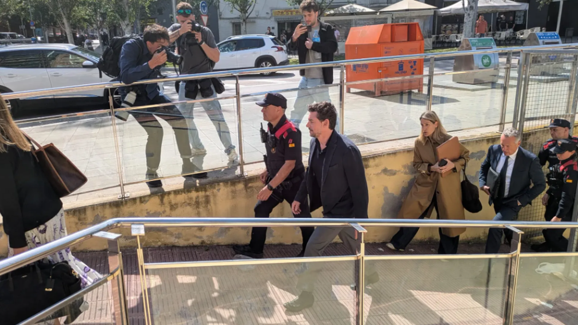 La defensa de Jonathan Andic pide que el abogado Miquel Roca testifique ante la juez en relación con su herencia La defensa de Jonathan Andic pide que el abogado Miquel Roca testifique ante la juez en relación con su herencia