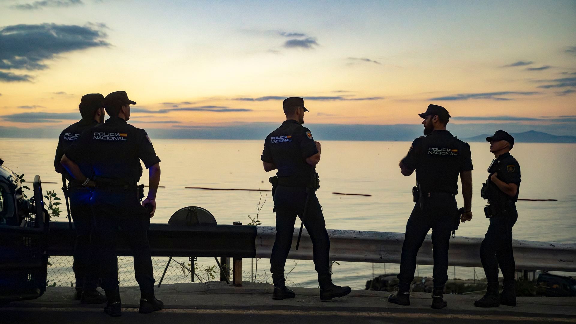 La Guardia Civil busca a un conductor kamikaze fugado tras cruzar la frontera desde Marruecos a Ceuta La Guardia Civil busca a un conductor kamikaze fugado tras cruzar la frontera desde Marruecos a Ceuta