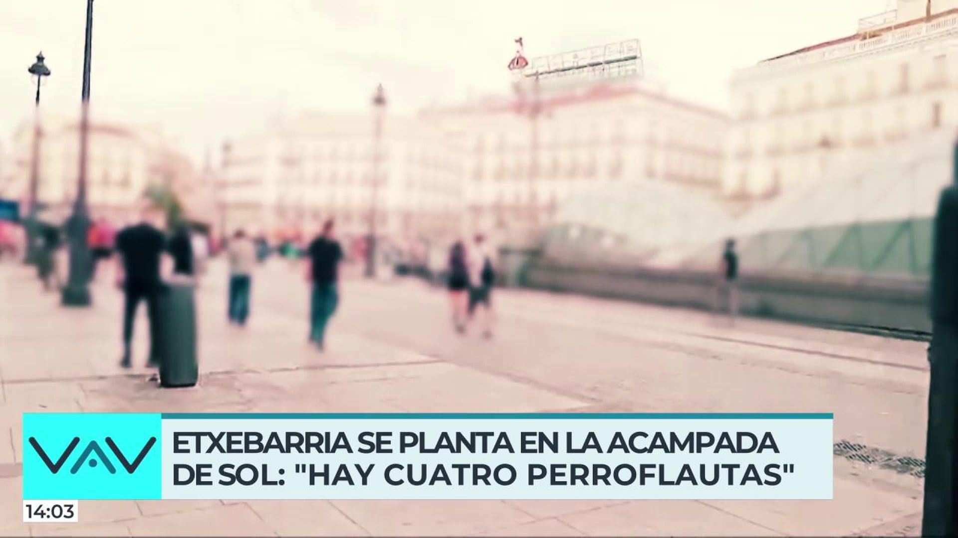 Lucía Etxebarría se adentra en la acampada de Sol: "Hay cuatro perroflautas"