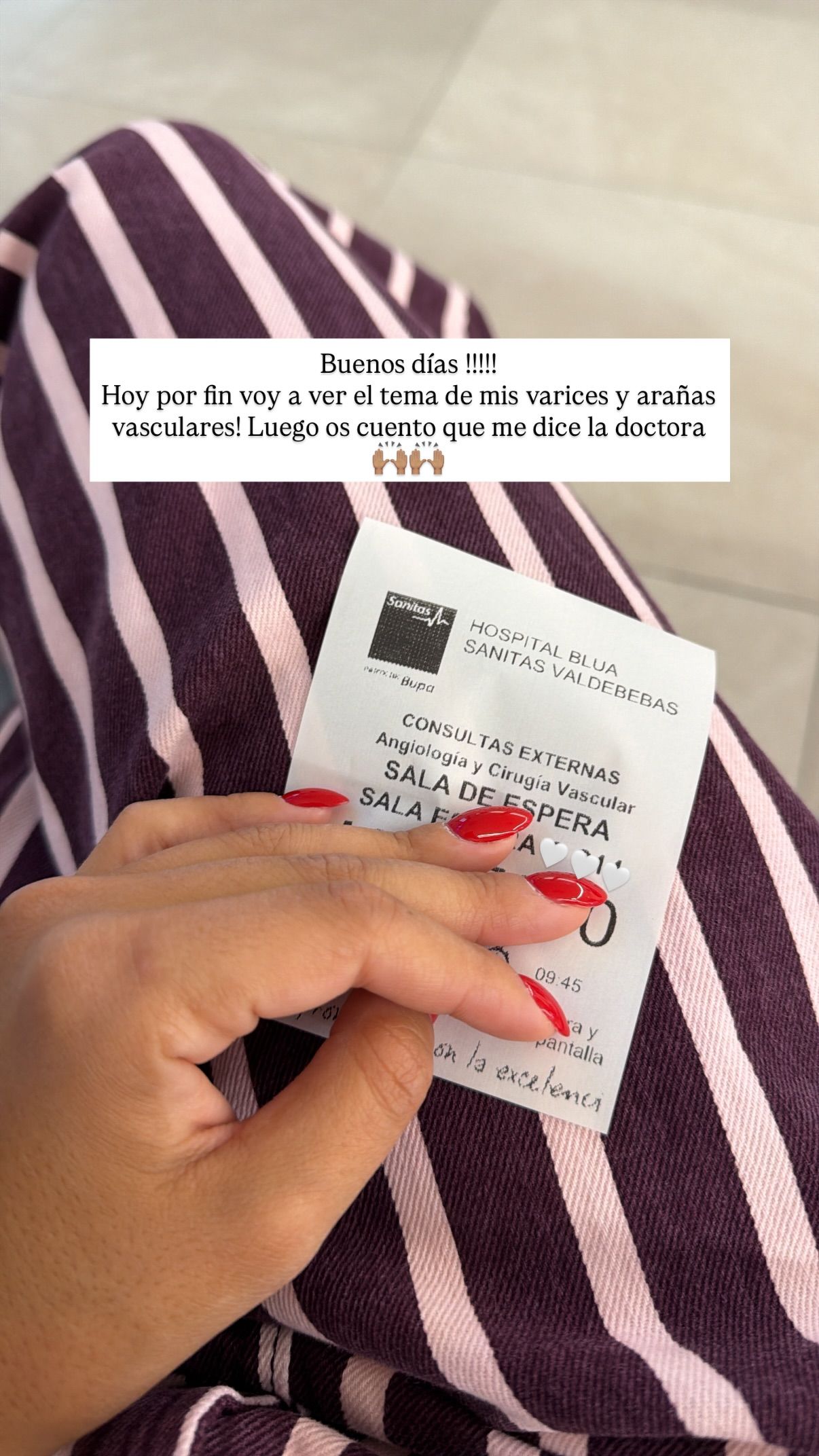Marieta esperando a su cita con el angiólogo