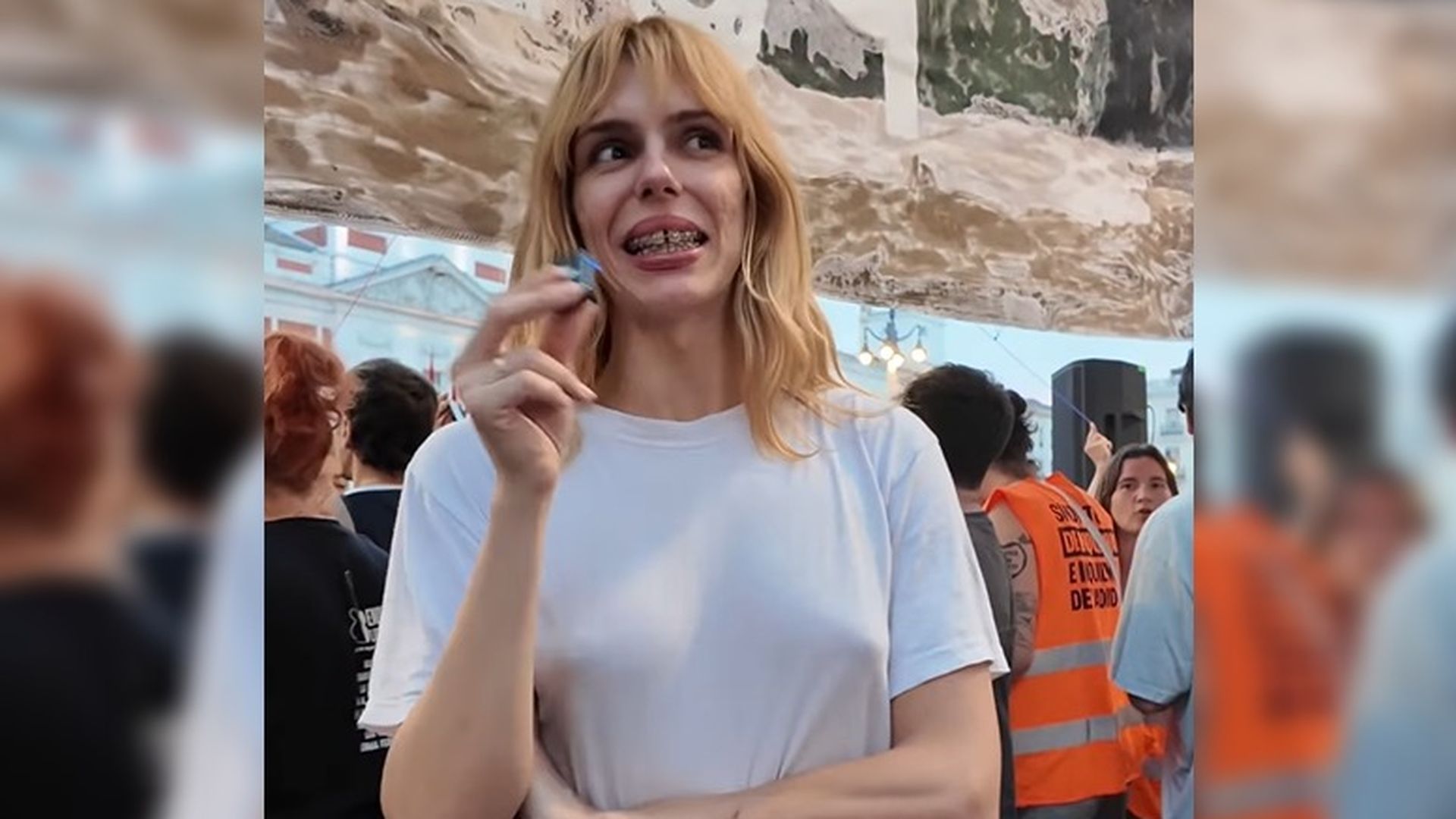 Samantha Hudson, desde la acampada de Sol: “Creo que es un momento de despertar y de tener espíritu crítico” Samantha Hudson, desde la acampada de Sol: “Creo que es un momento de despertar y de tener espíritu crítico”