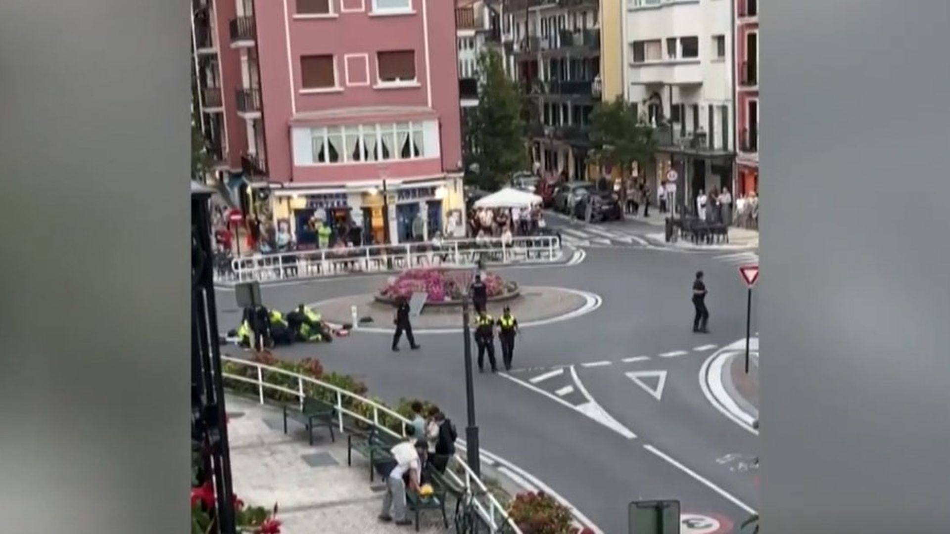 El hombre abatido por un agente de la Ertzaintza en Hondarribia había sido detenido 12 veces: "Es un 'Rambo'"