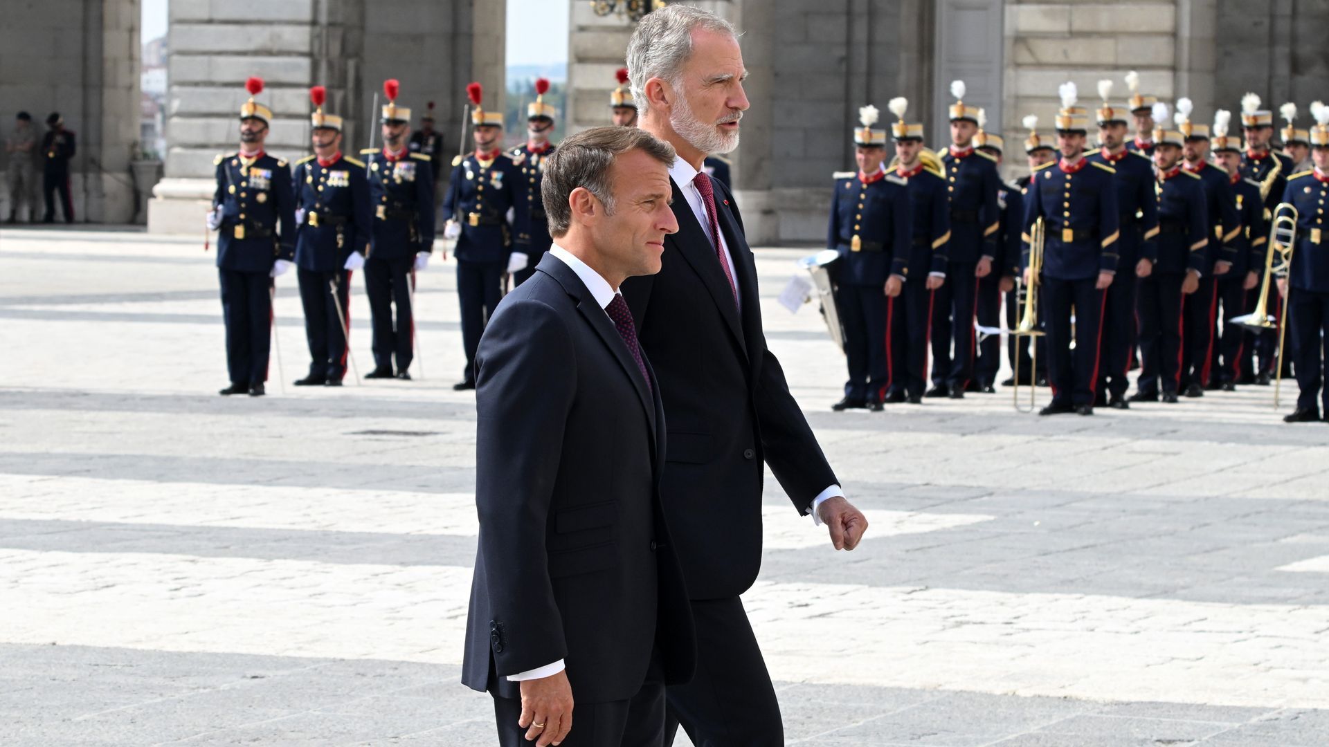 El rey habla de Ceuta ante Macron El rey habla de Ceuta ante Macron
