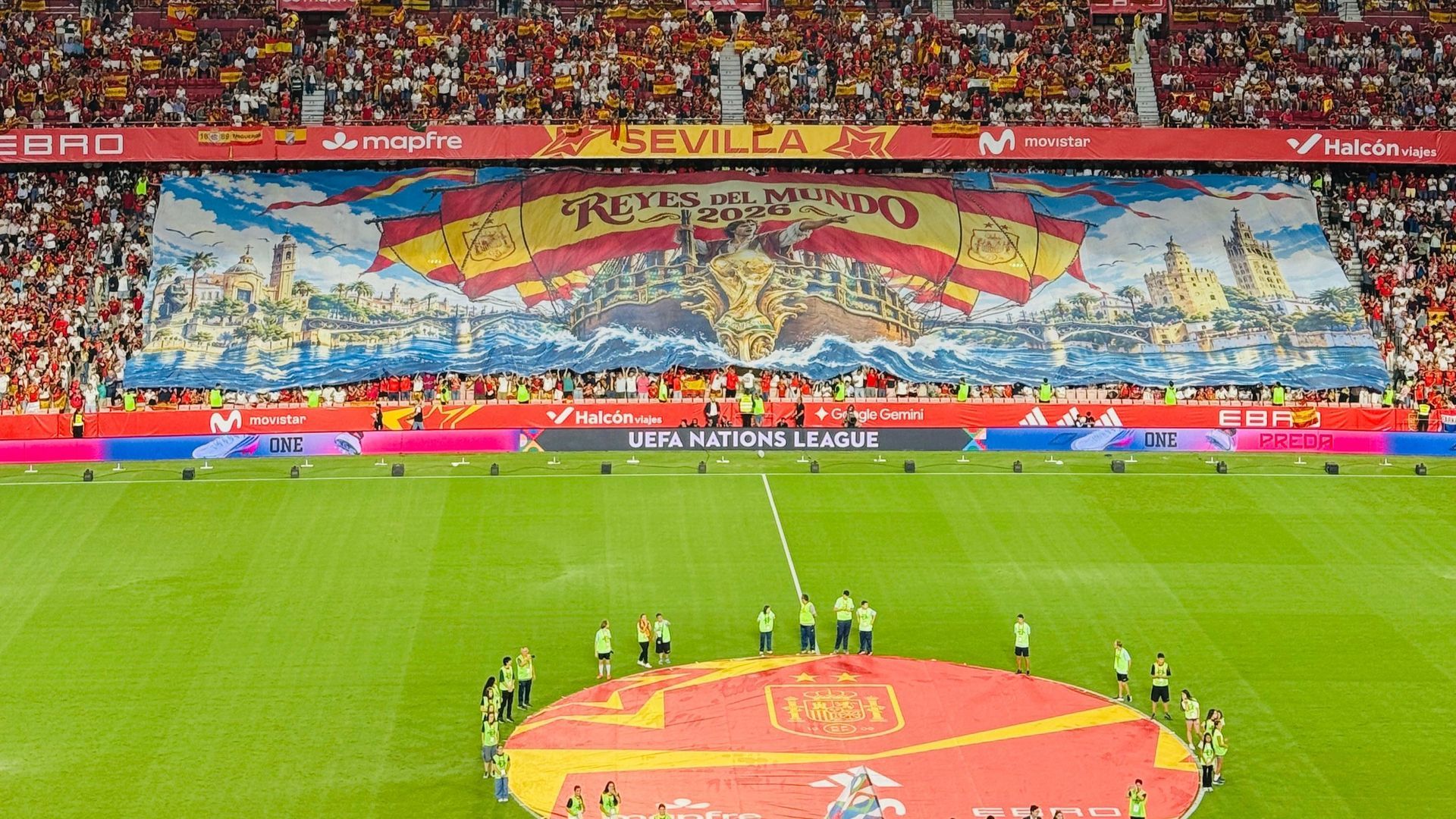 El tifo del Ramón Sánchez-Pizjuán a la Selección Española El tifo del Ramón Sánchez-Pizjuán a la Selección Española