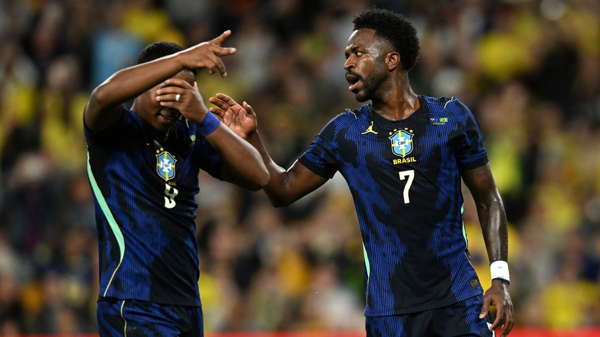 Endrick y Vinicius, con Brasil