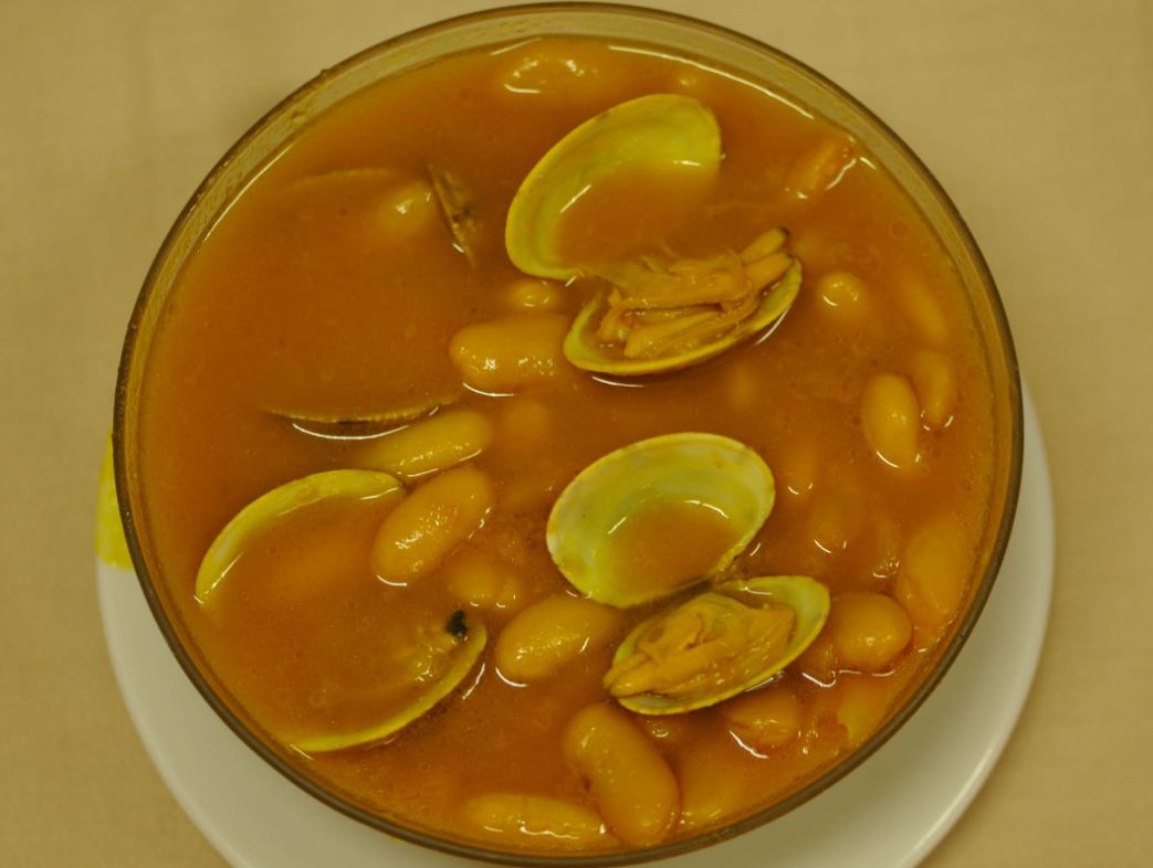 Fabes con almejas