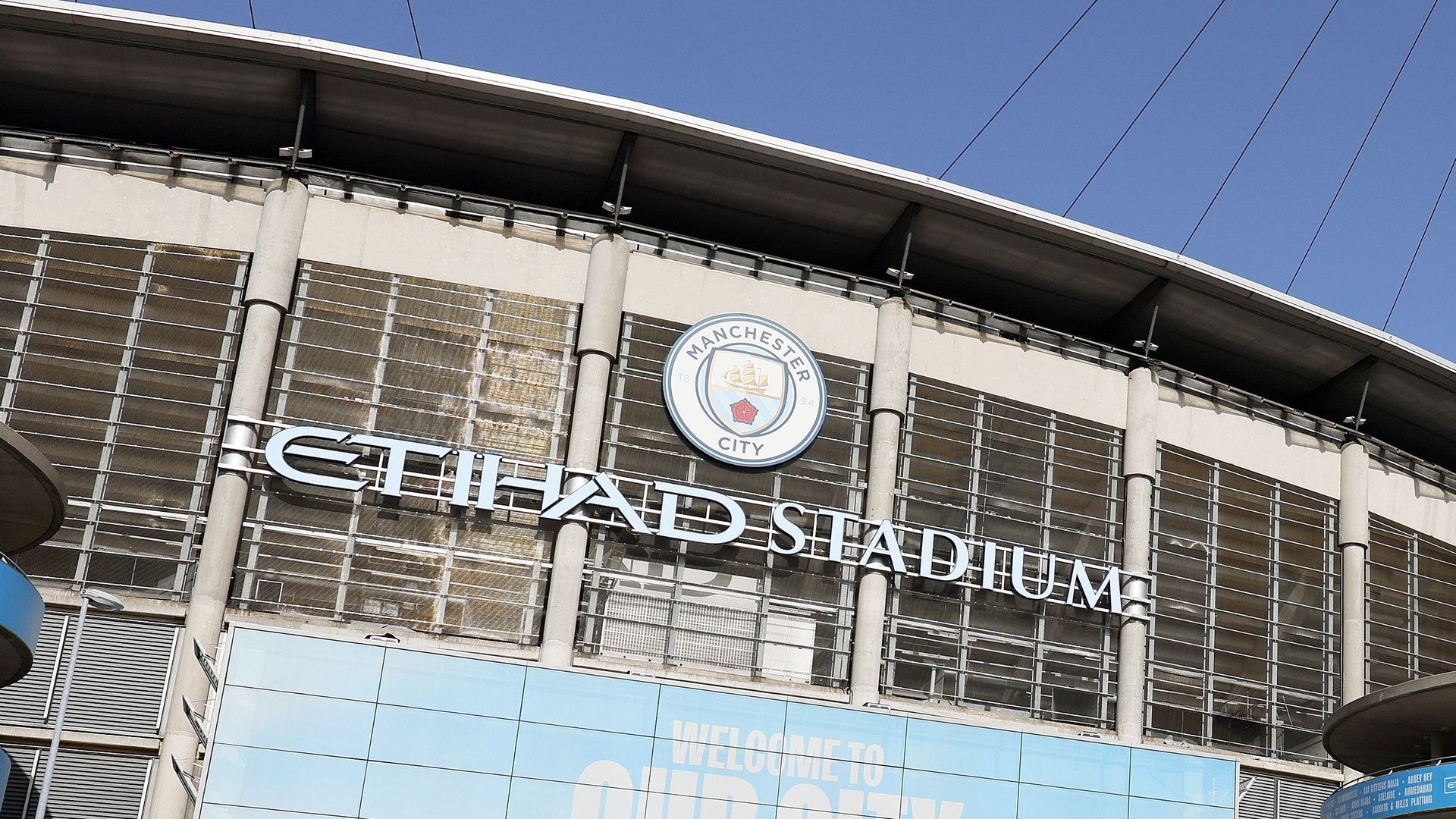 Imagen del Etihad Stadium, estadio del Manchester City, club inglés que se enfrenta a posibles sanciones por infracciones
