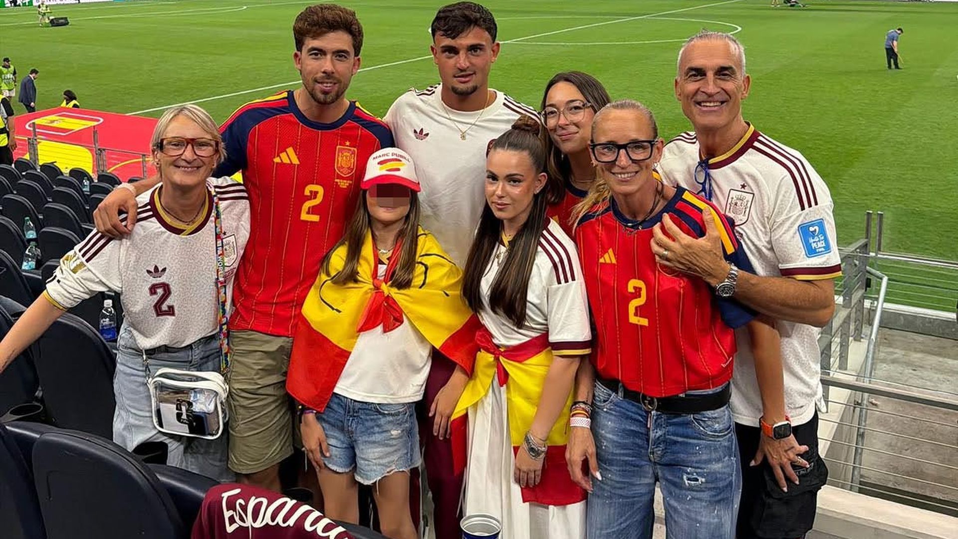 La familia numerosa de Marc Pubill: padre waterpolista, madre profesora y tres hermanos