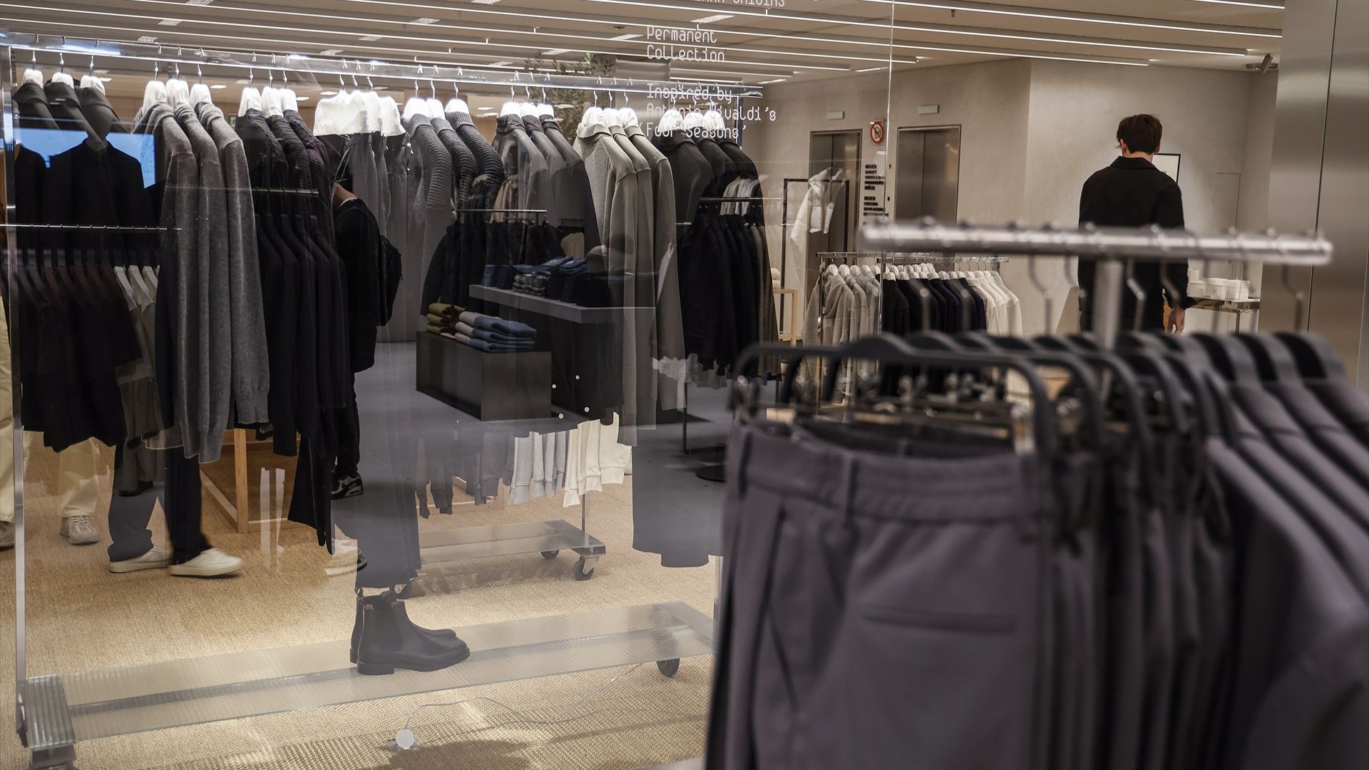 La OCU revela diferencias de hasta 13 centímetros en las medidas de prendas de ropa de la misma talla: "Una L no siempre es una L" La OCU revela diferencias de hasta 13 centímetros en las medidas de prendas de ropa de la misma talla: "Una L no siempre es una L"