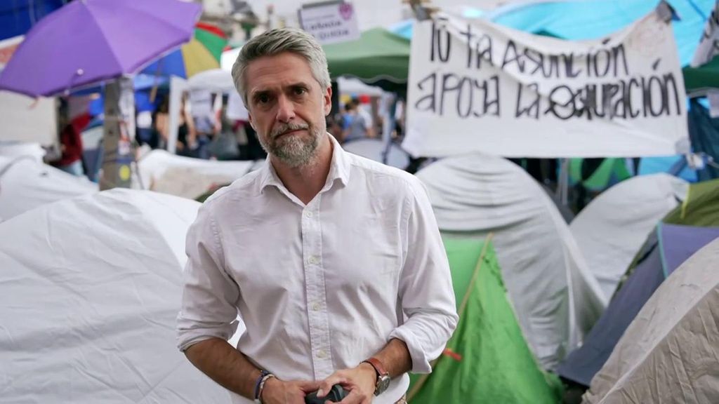 Los manifestantes de la Puerta del Sol desconfían de la palabra de Moncloa: "Nadie está convencido del todo"