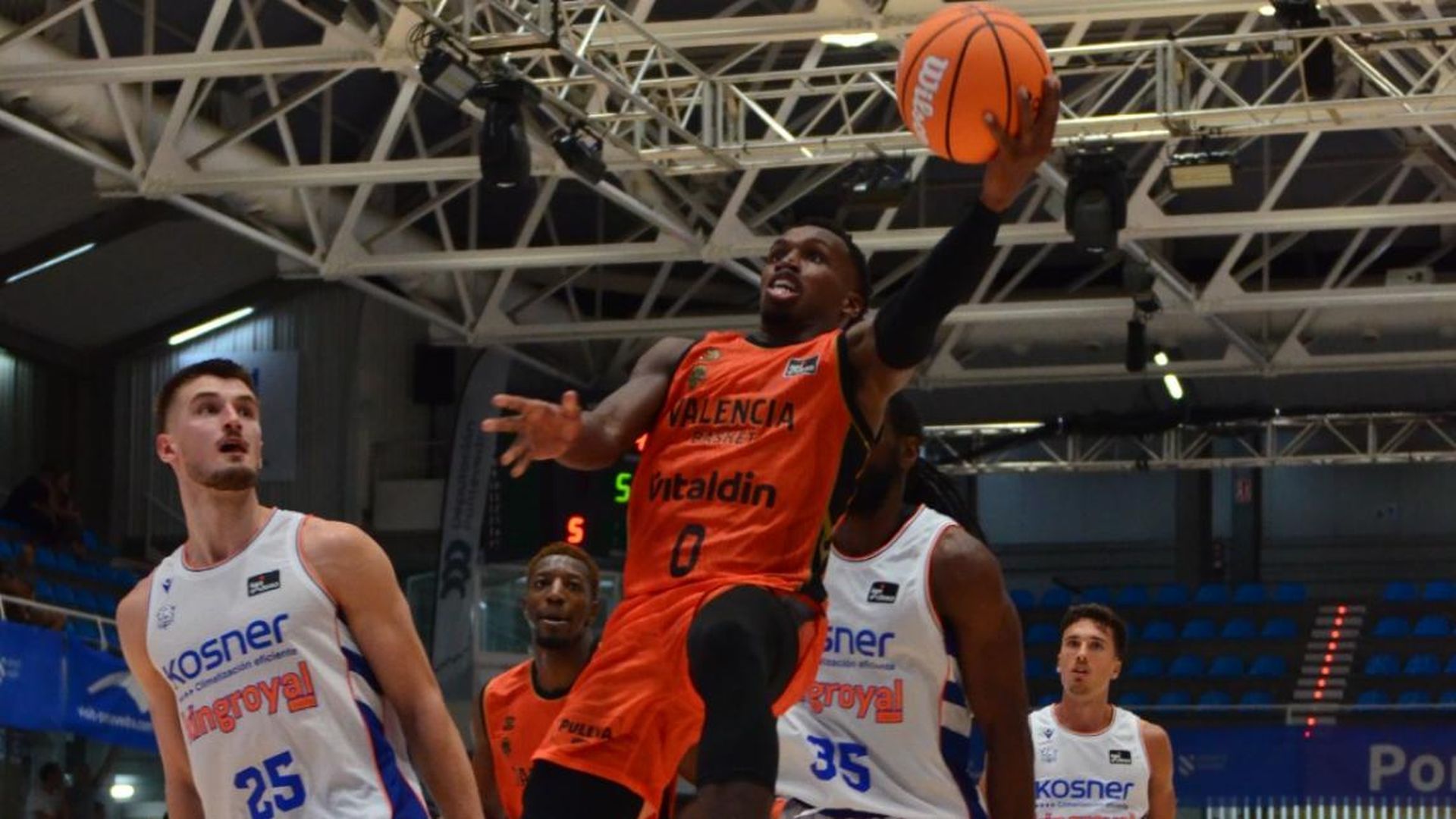 Valencia Basket recibe al Baskonia para reaccionar tras su tropiezo ante el Lleida Valencia Basket recibe al Baskonia para reaccionar tras su tropiezo ante el Lleida