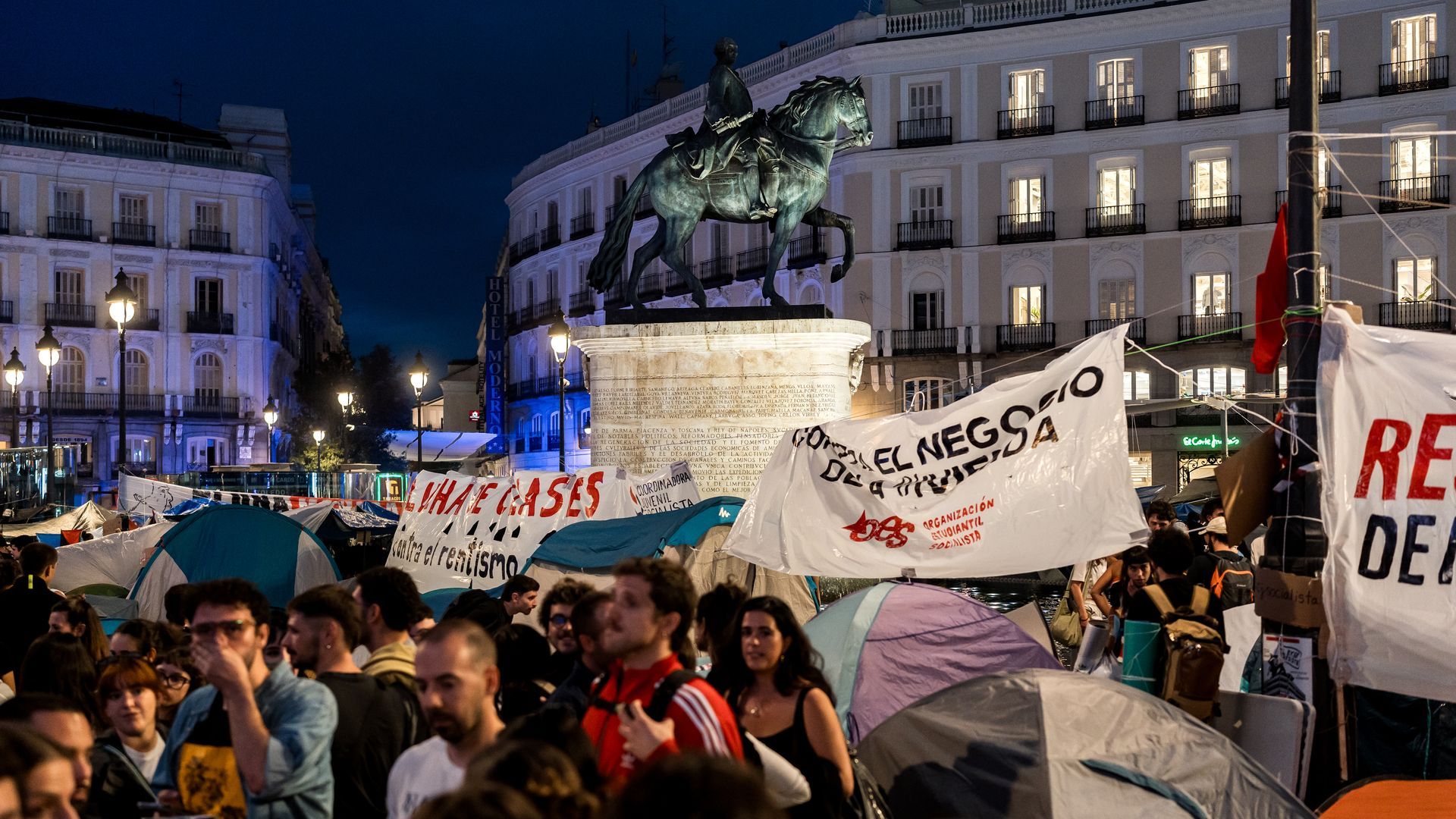 Acampada en la Puerta de El Sol de Madrid