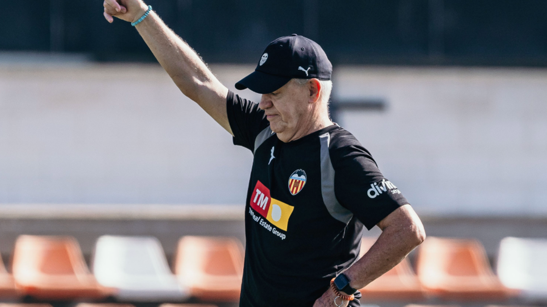 Aguirre entrenando en Paterna