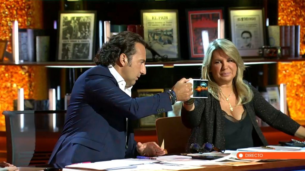 Iker Jiménez y Carmen Porter agradecen los regalos de los ceutíes: "Nos han enviado una carta muy bonita"