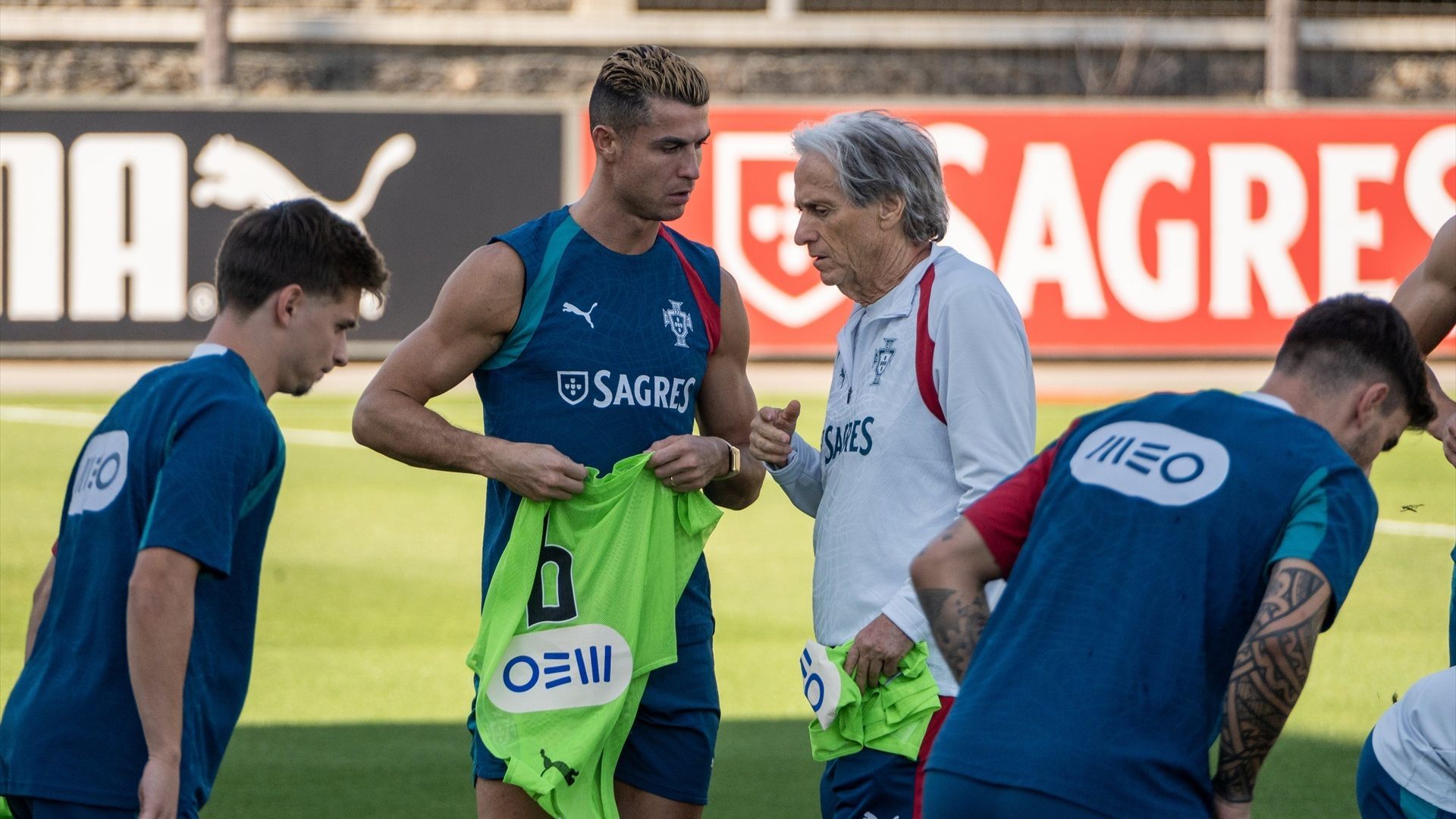 Cristiano Ronaldo y Jorge Jesús en un entrenamiento con Portugal Cristiano Ronaldo y Jorge Jesús en un entrenamiento con Portugal