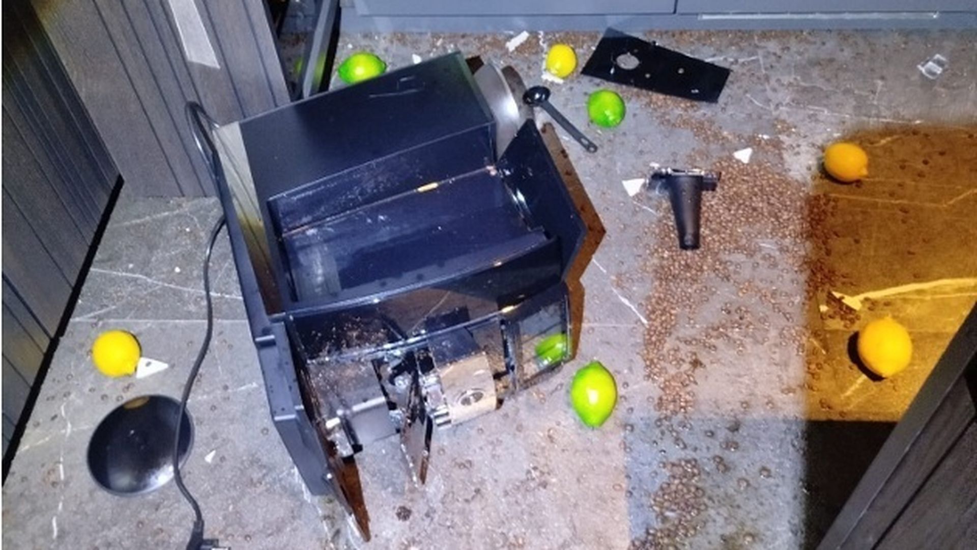 Detienen a una mujer que destrozó la casa de su expareja en Palma tras encontrarle con otra chica Detienen a una mujer que destrozó la casa de su expareja en Palma tras encontrarle con otra chica