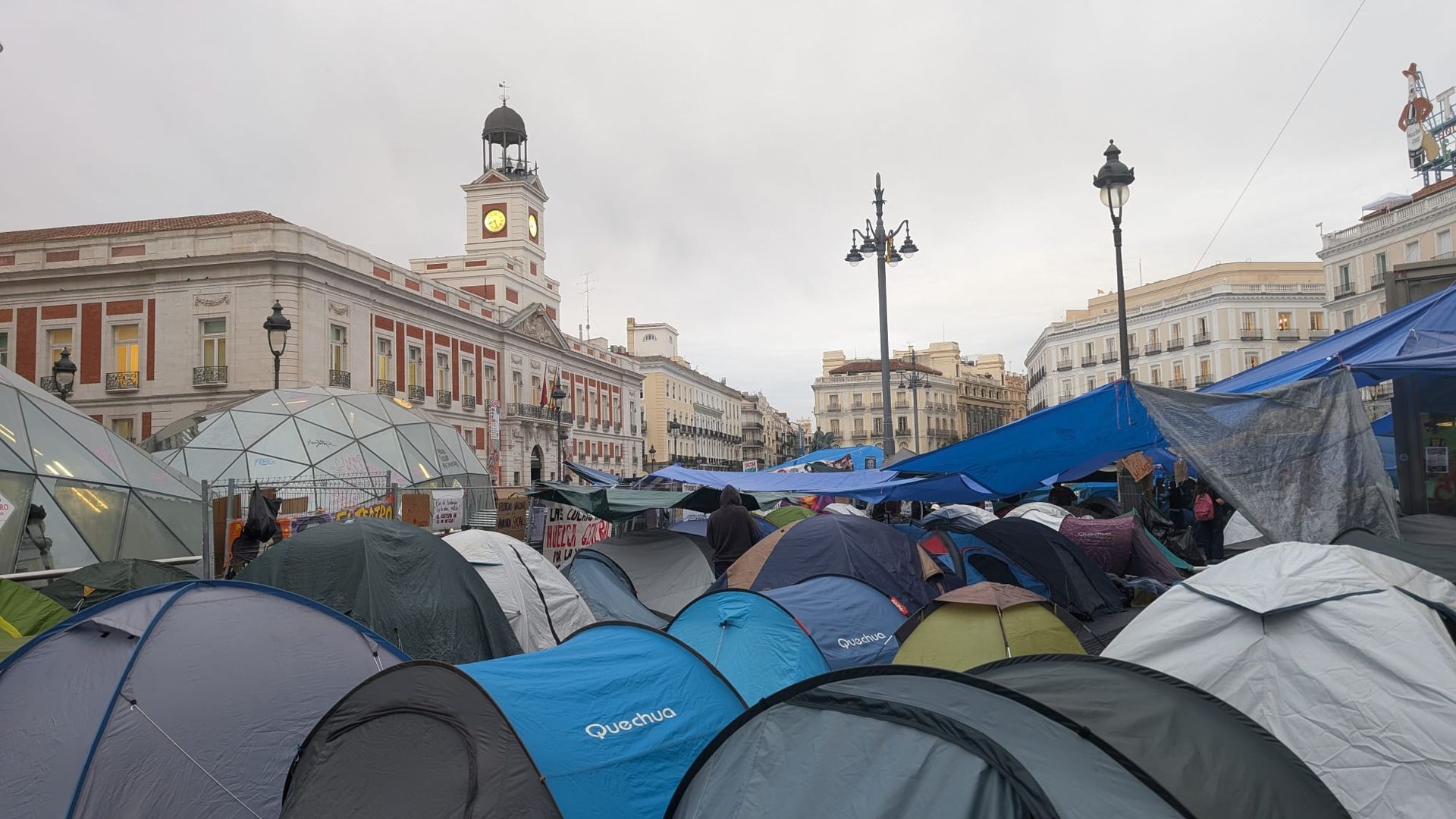 La acampada por la vivienda en la Puerta del Sol este miércoles 30 de septiembre