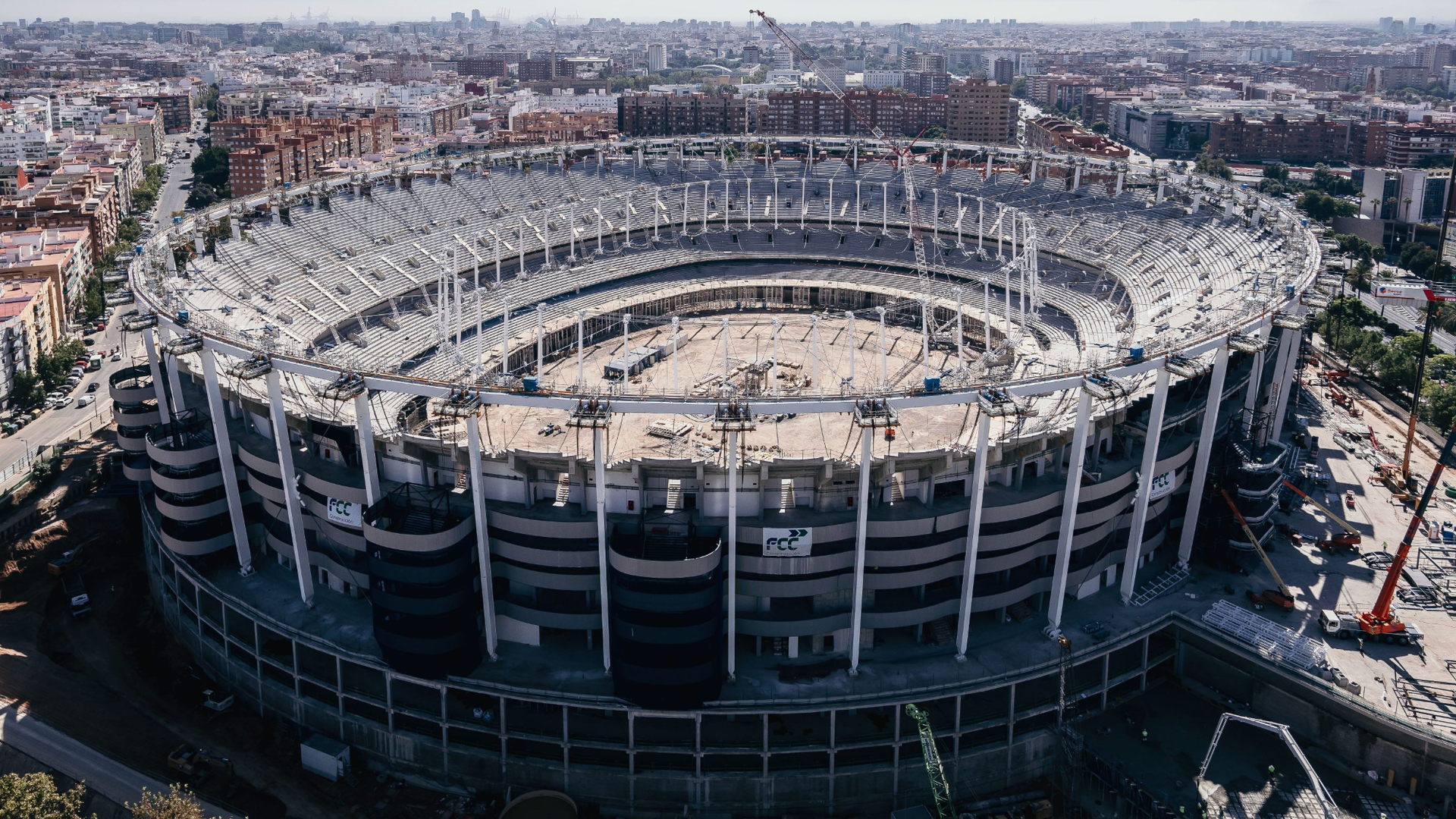 Tensado cables cubierta Nou Mestalla