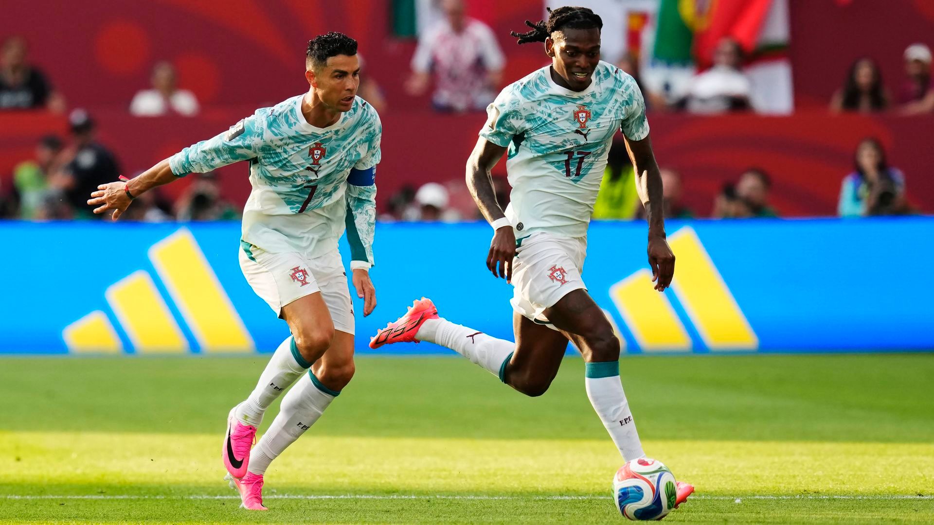 Cristiano Ronaldo y Rafael Leao durante un partido de Portugal en el Mundial 2026 Cristiano Ronaldo y Rafael Leao durante un partido de Portugal en el Mundial 2026