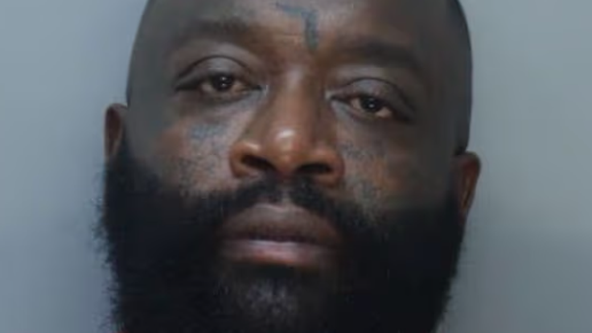 El rapero Rick Ross, arrestado en Miami Beach acusado de agresión por estrangulamiento.jpg El rapero Rick Ross, arrestado en Miami Beach acusado de agresión por estrangulamiento.jpg